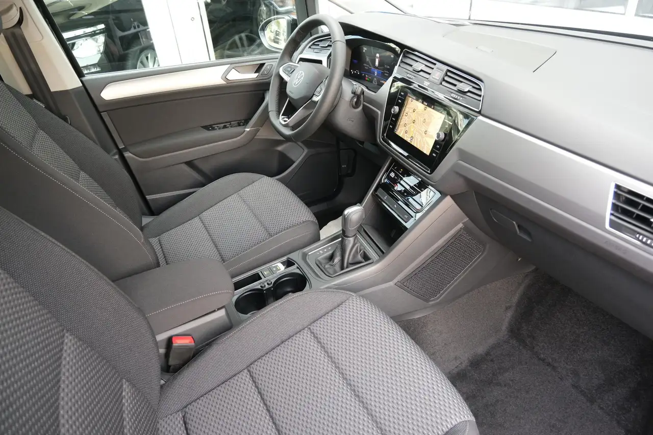 Volkswagen Touran 1.5 TSI DSG Edition 7-Sitze Navi Kamera LED Plu... 8