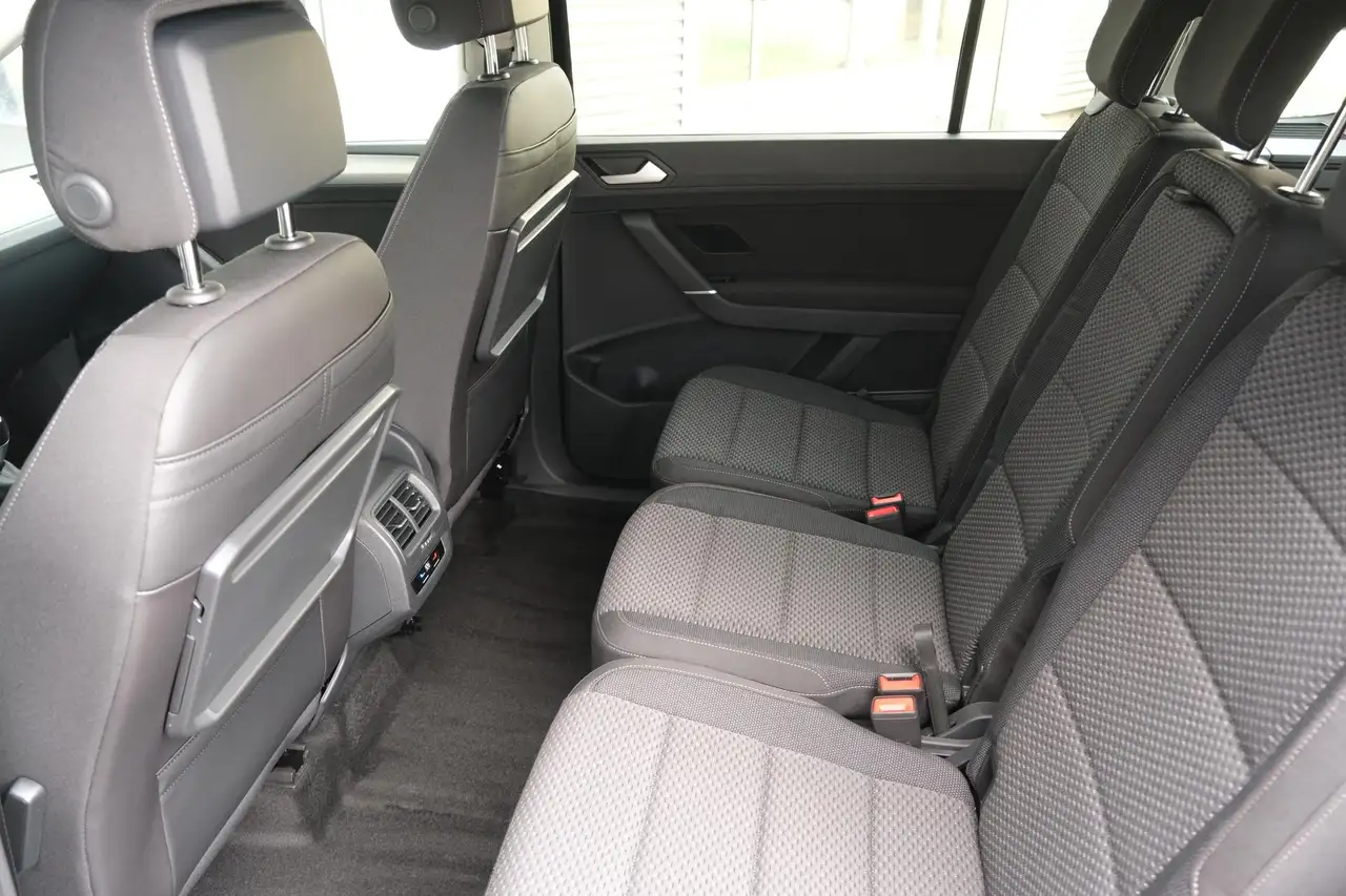 Volkswagen Touran 1.5 TSI DSG Edition 7-Sitze Navi Kamera LED Plu... 7