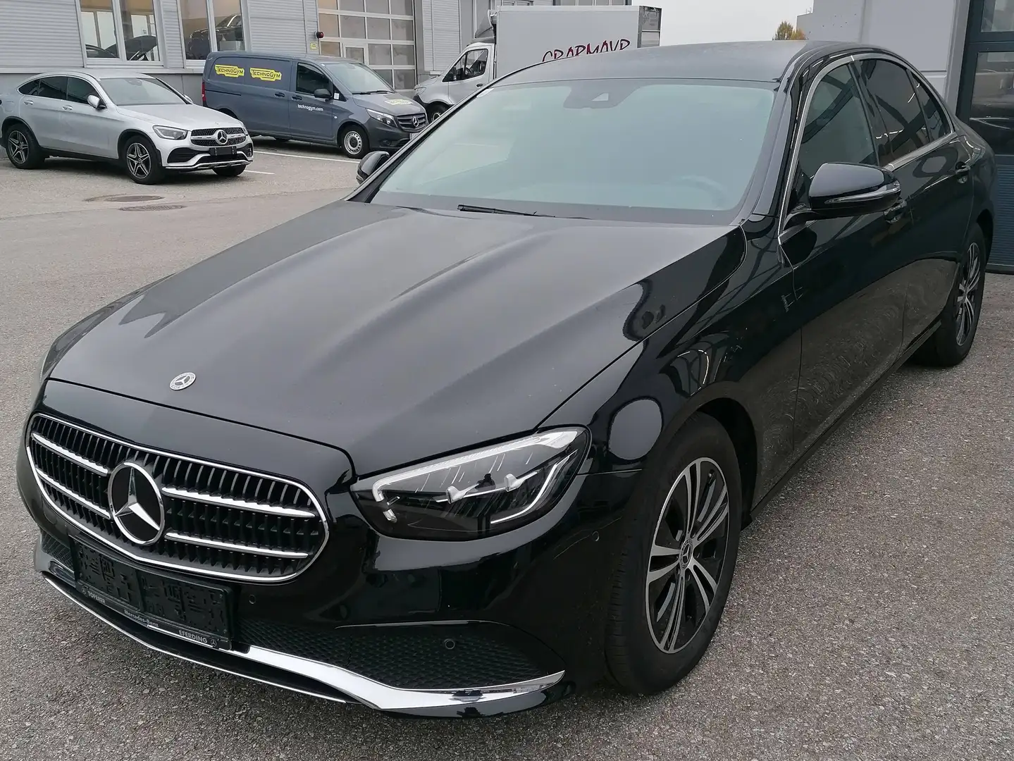 Mercedes-Benz E 220 E 220 d 4Matic Austria Edition Aut. Austria Edition Schwarz - 1