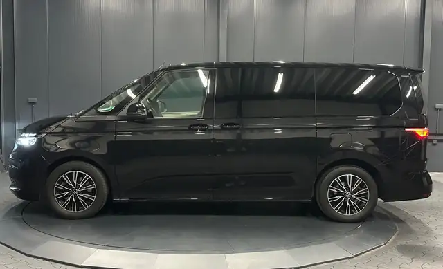 Volkswagen Multivan view 2
