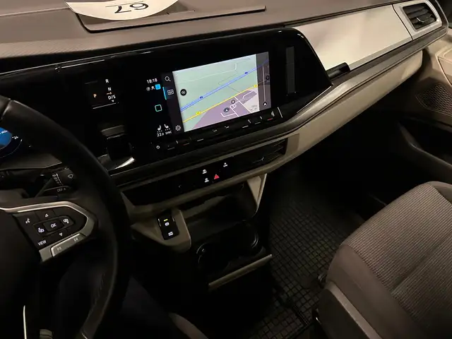 Volkswagen Multivan view 17