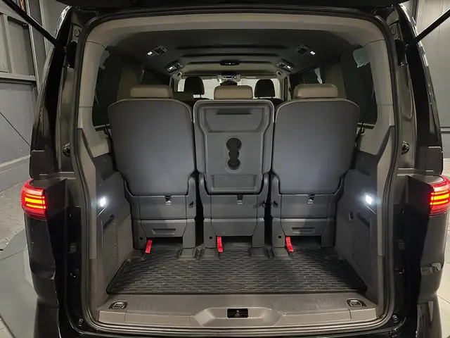Volkswagen Multivan view 27