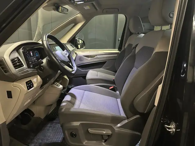 Volkswagen Multivan view 13