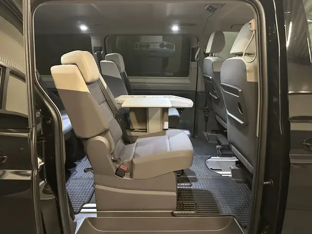 Volkswagen Multivan view 23