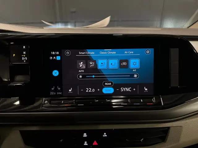 Volkswagen Multivan view 19