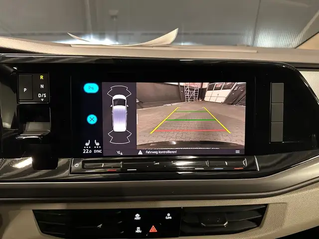 Volkswagen Multivan view 18