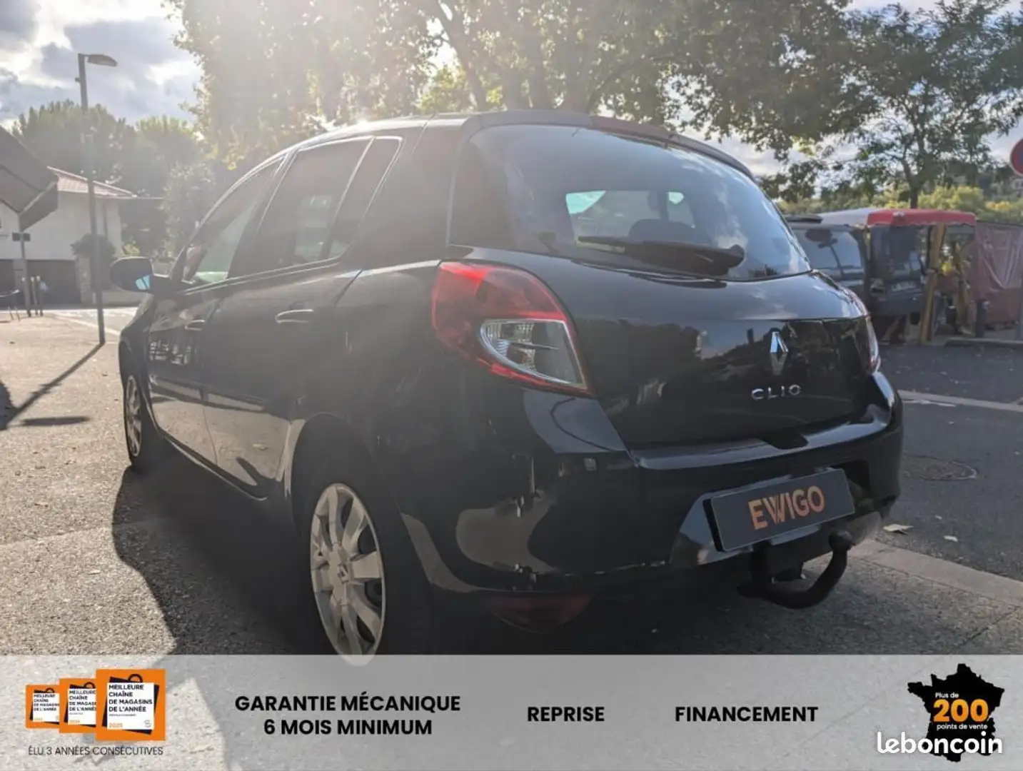 Renault Clio III (B-C85) 1.2 16V 75CH 20TH Eco² TOM 5P CRIT'AIR 1 ATTELAGE Schwarz - 2
