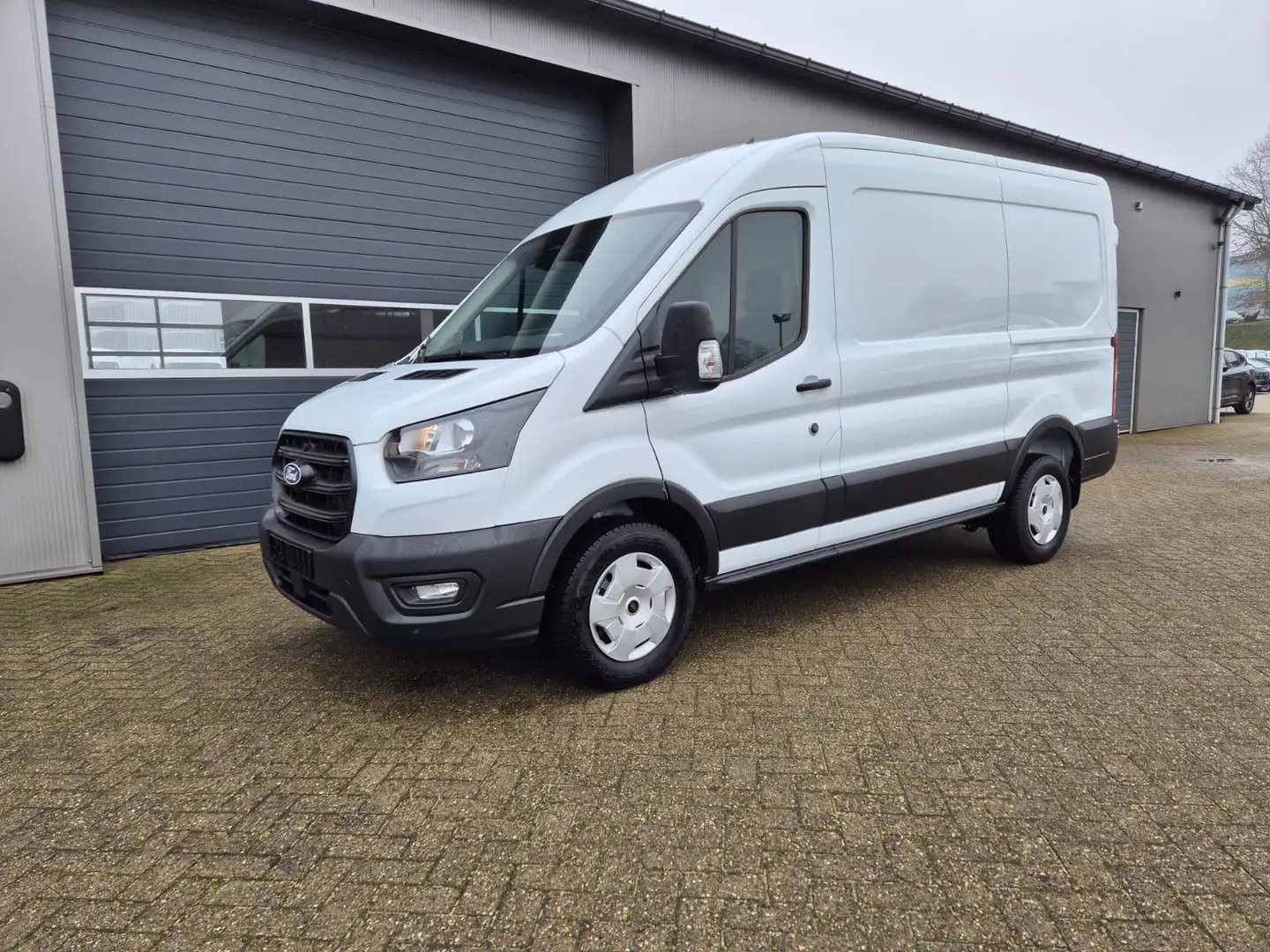 Ford Transit L2H2 2.0 EcoBlue 130PS Trend 3,5t 3-Sitzer AHK ... Weiß - 1