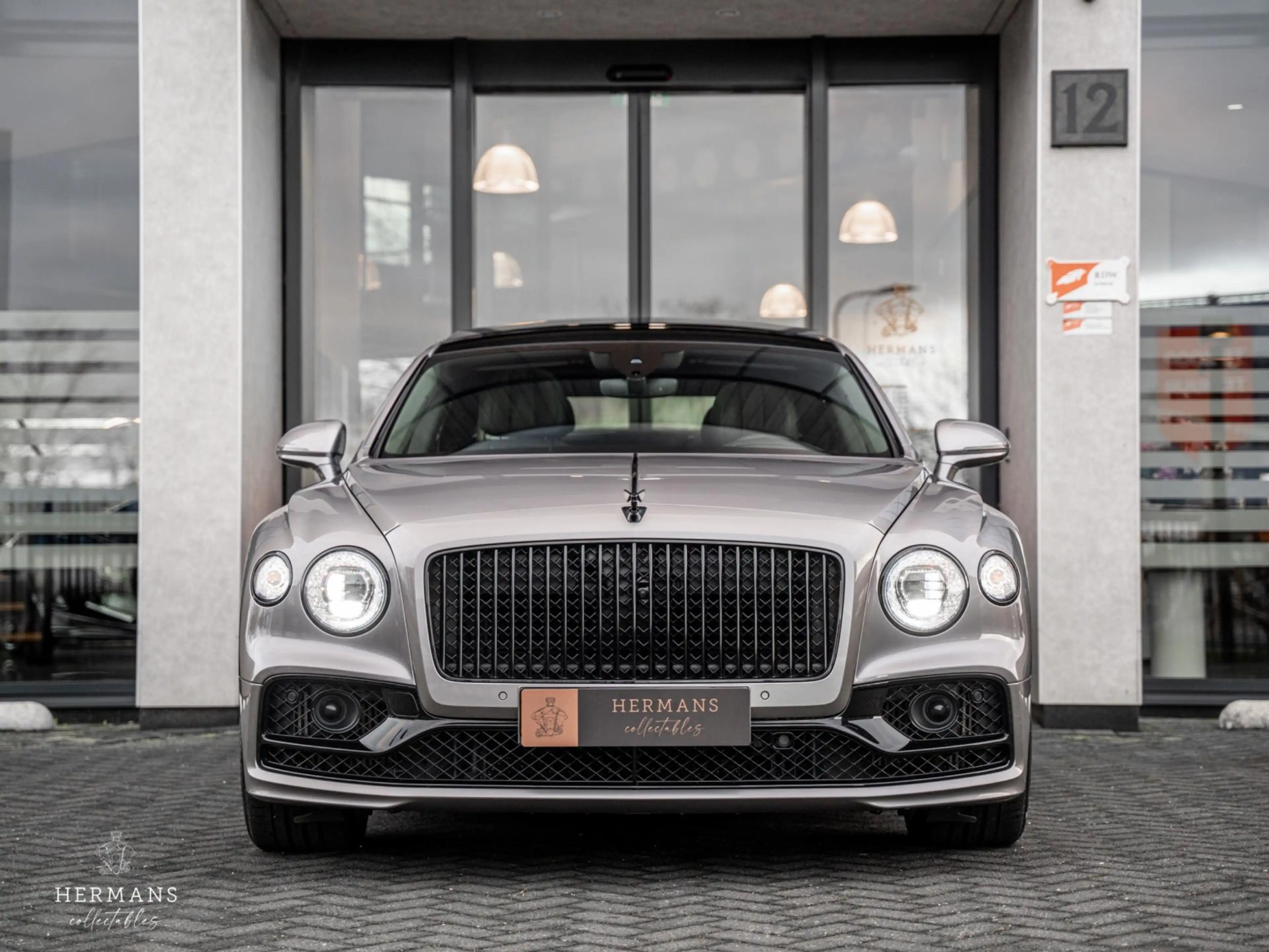 Bentley Flying Spur 6.0 W12 Mulliner / Massage / Black Line / Rotating — photo 4