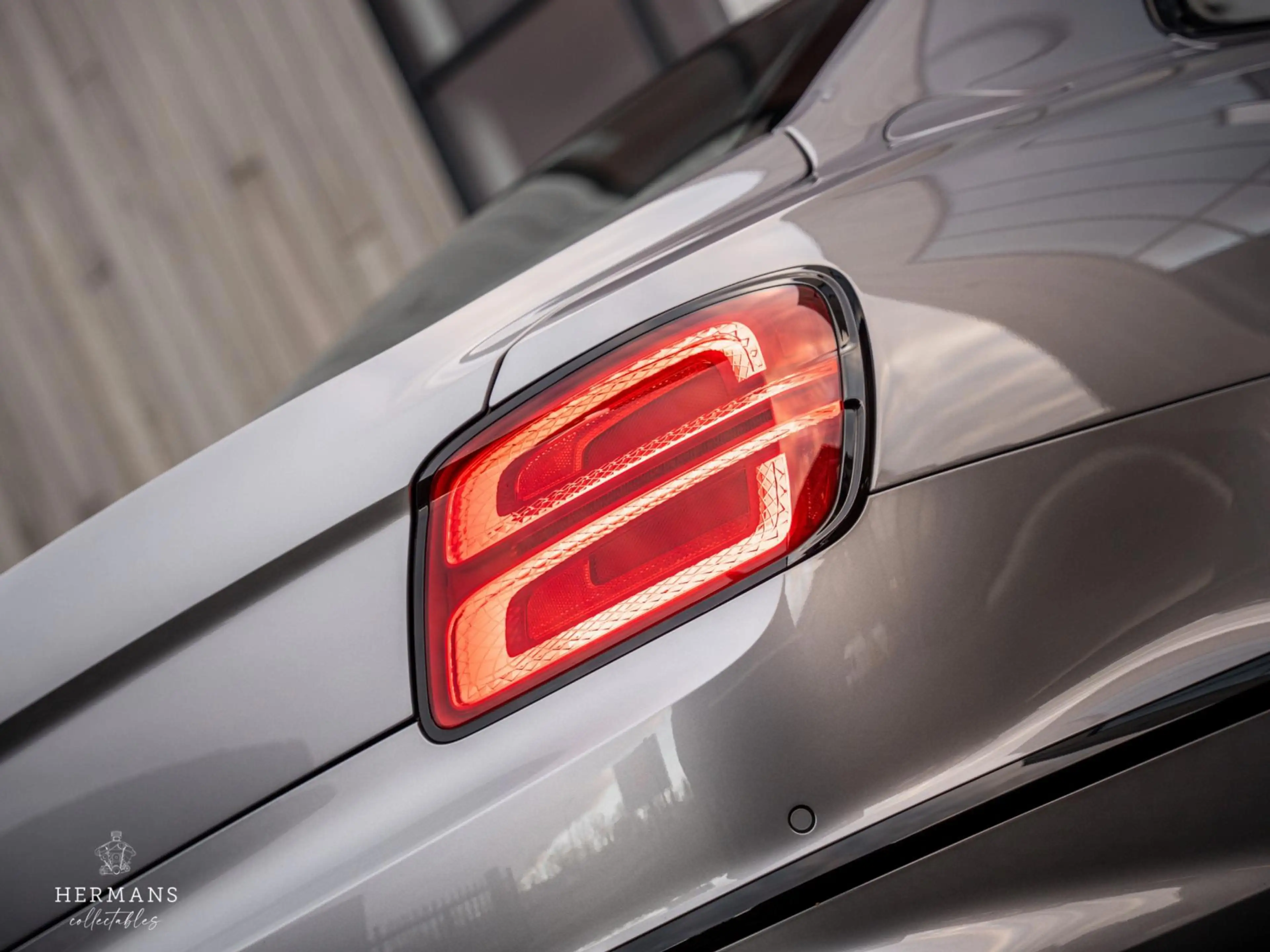 Bentley Flying Spur 6.0 W12 Mulliner / Massage / Black Line / Rotating — photo 15