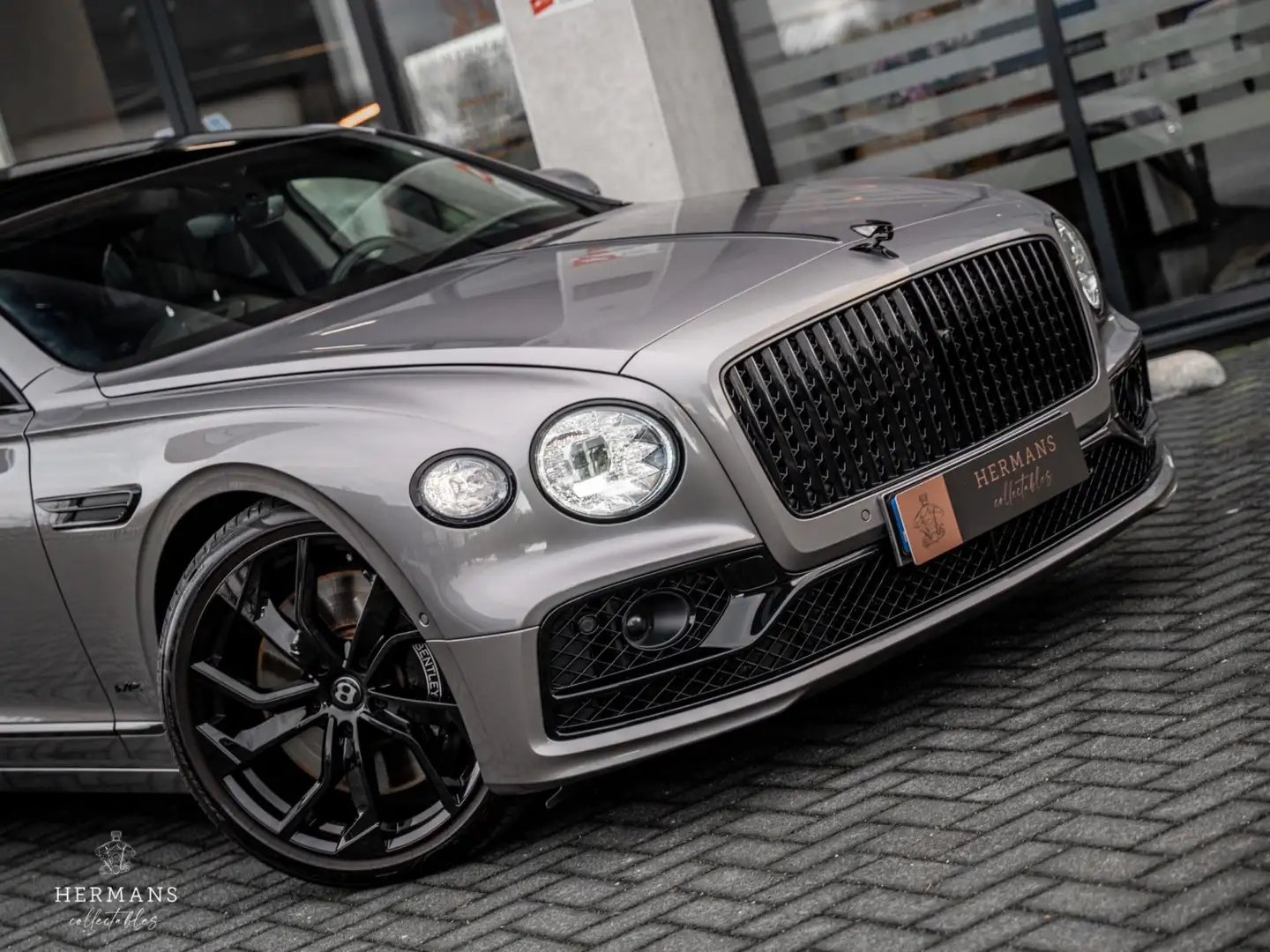 Bentley Flying Spur 6.0 W12 Mulliner / Massage / Black Line / Rotating Grau - 2