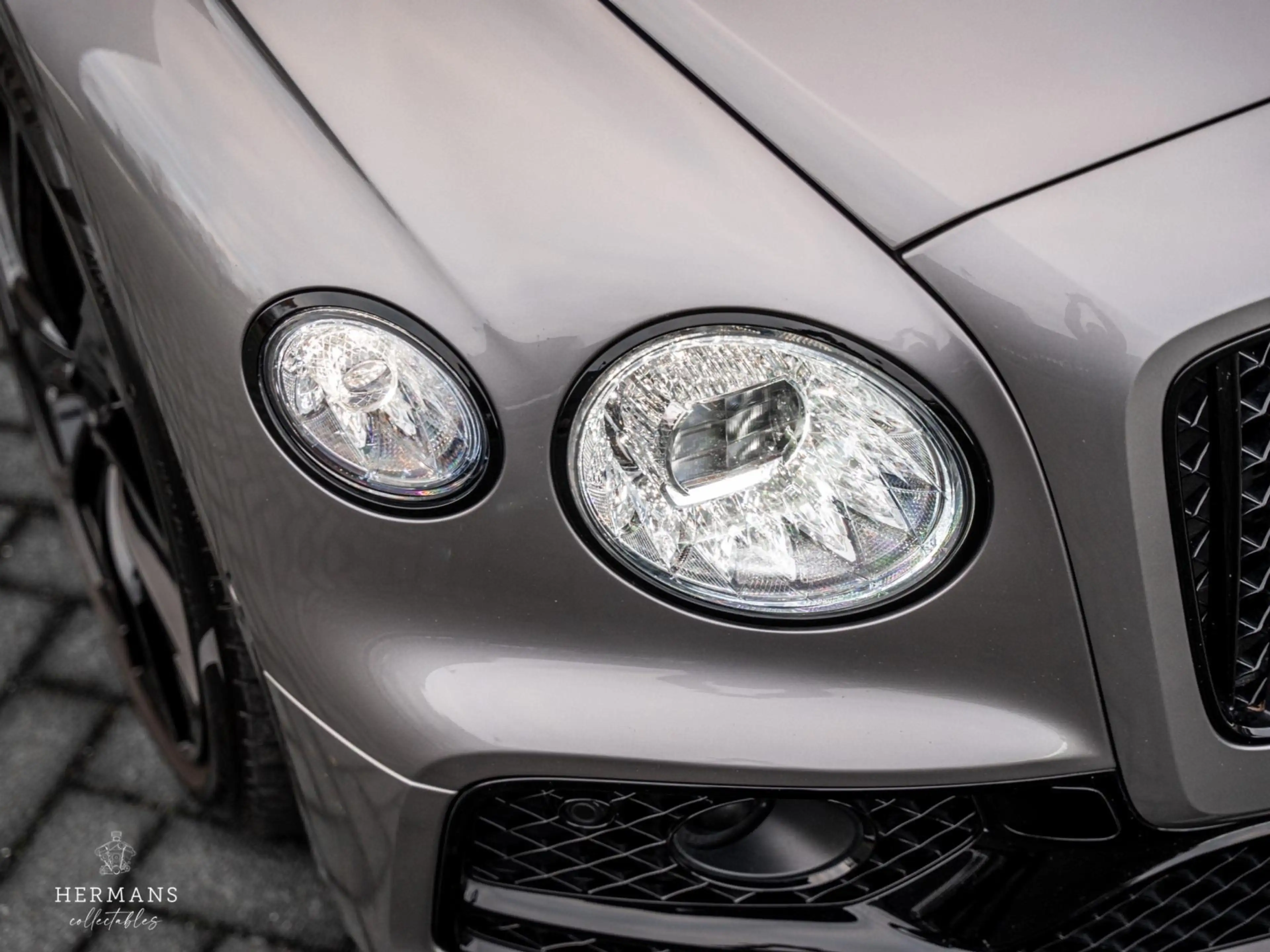 Bentley Flying Spur 6.0 W12 Mulliner / Massage / Black Line / Rotating — photo 11