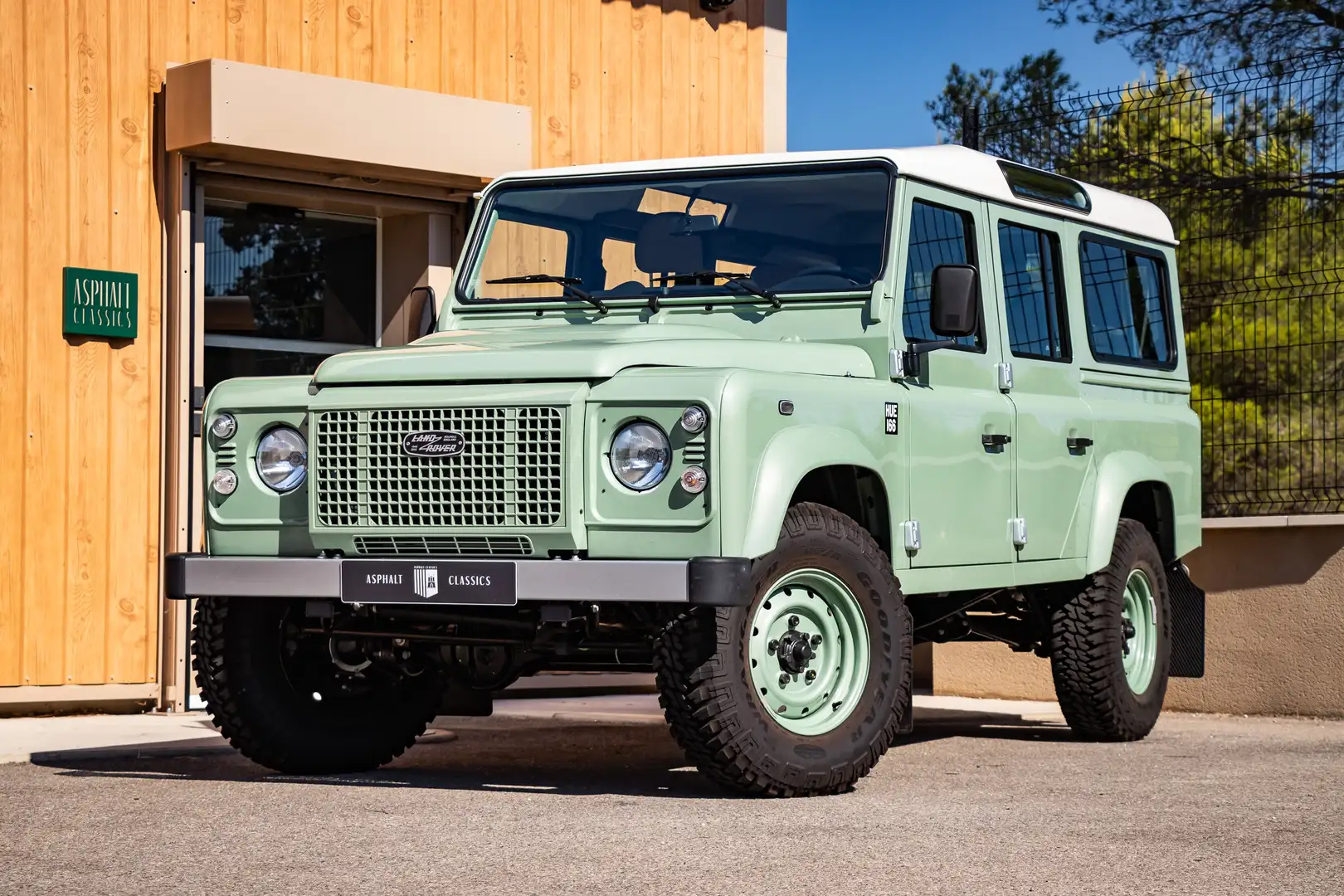 Land Rover Defender DEFENDER 110 SW MARK VI HERITAGE EDITION Vert - 1