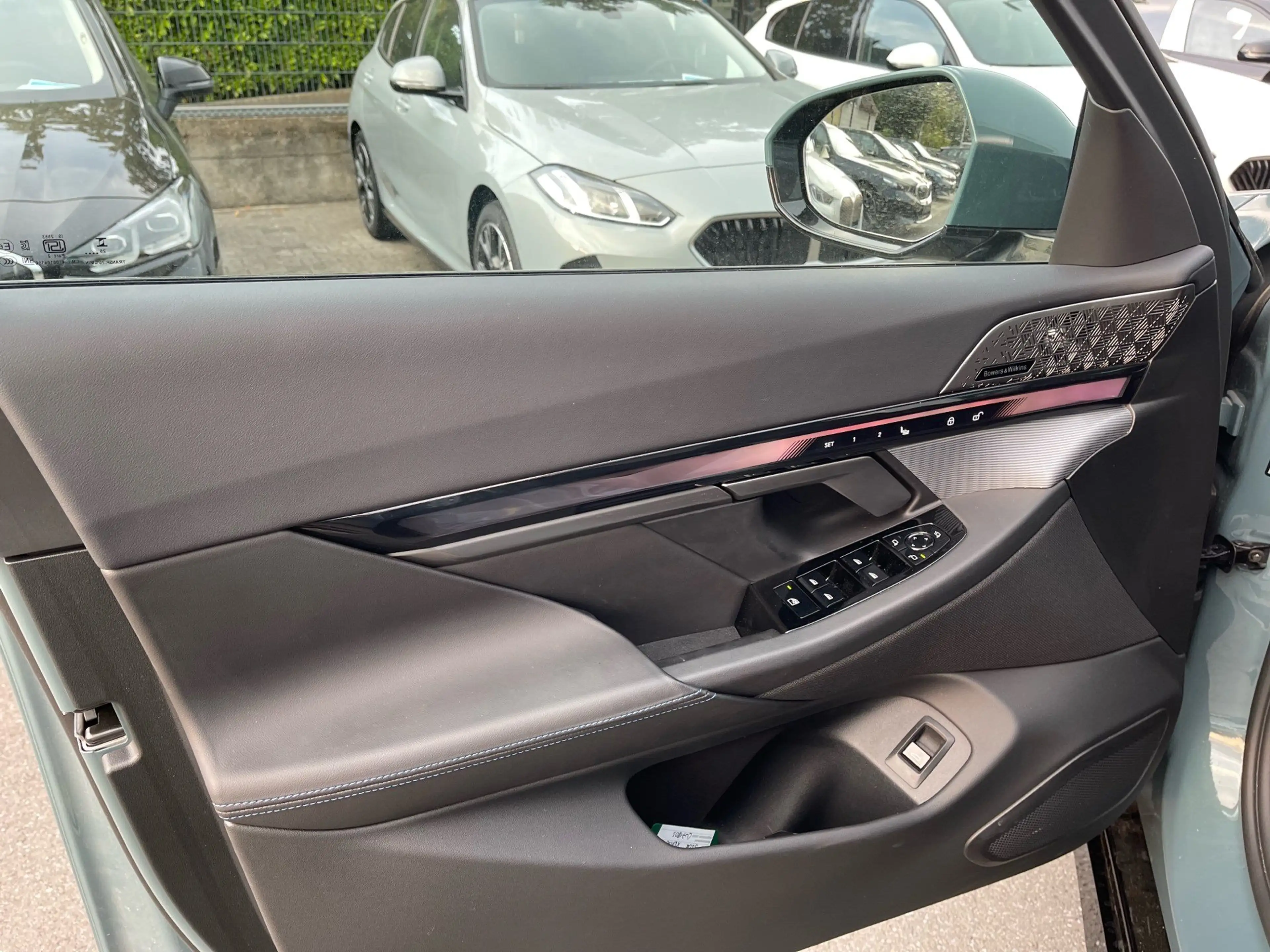 BMW 550 e xDrive Tour. M Sport || AHK Pano Autobahnass — photo 4