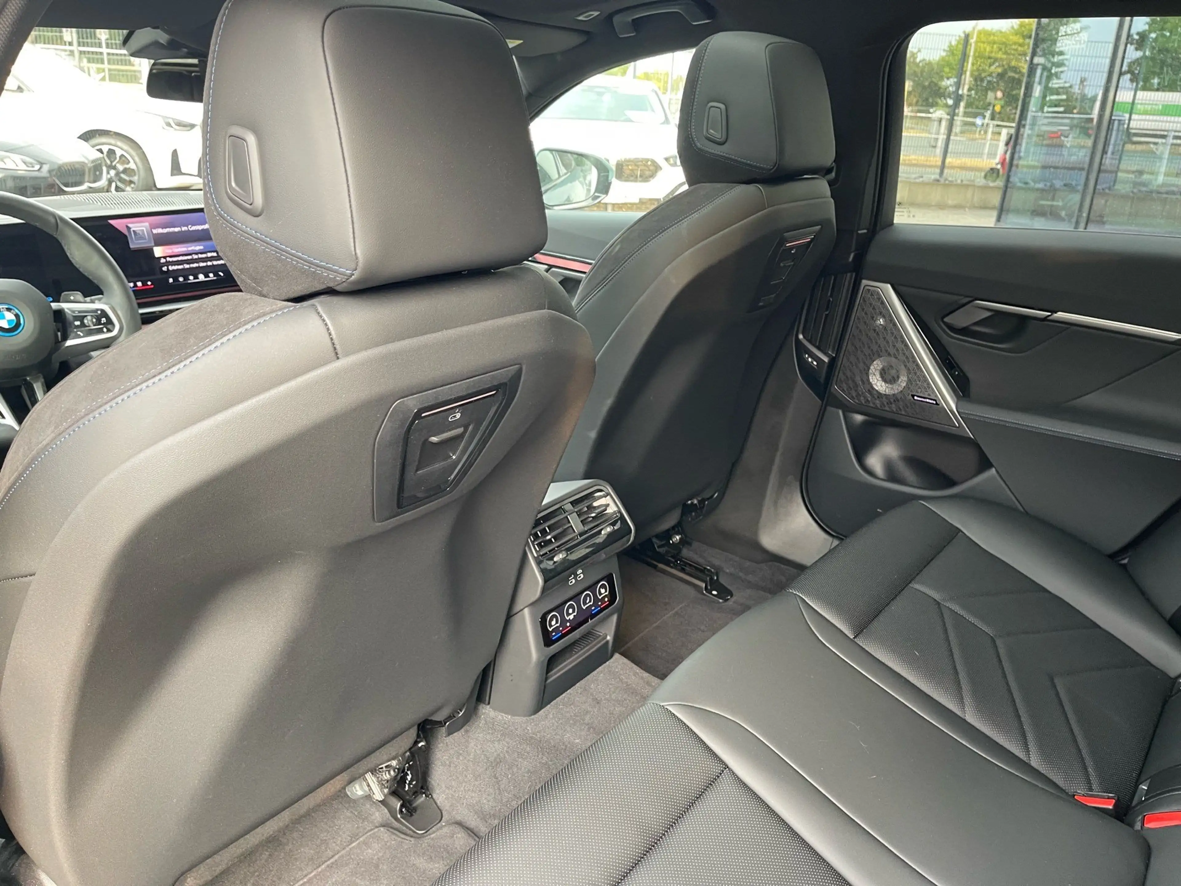 BMW 550 e xDrive Tour. M Sport || AHK Pano Autobahnass — photo 15