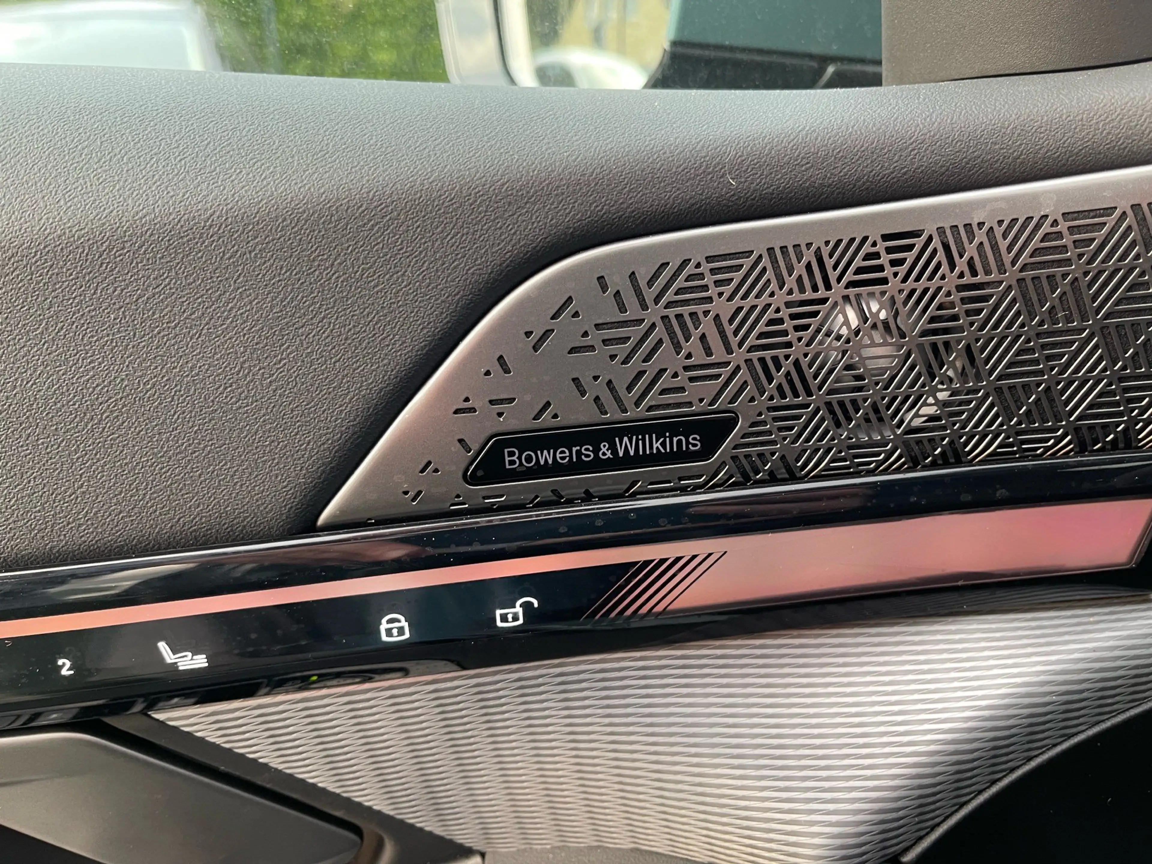 BMW 550 e xDrive Tour. M Sport || AHK Pano Autobahnass — photo 13