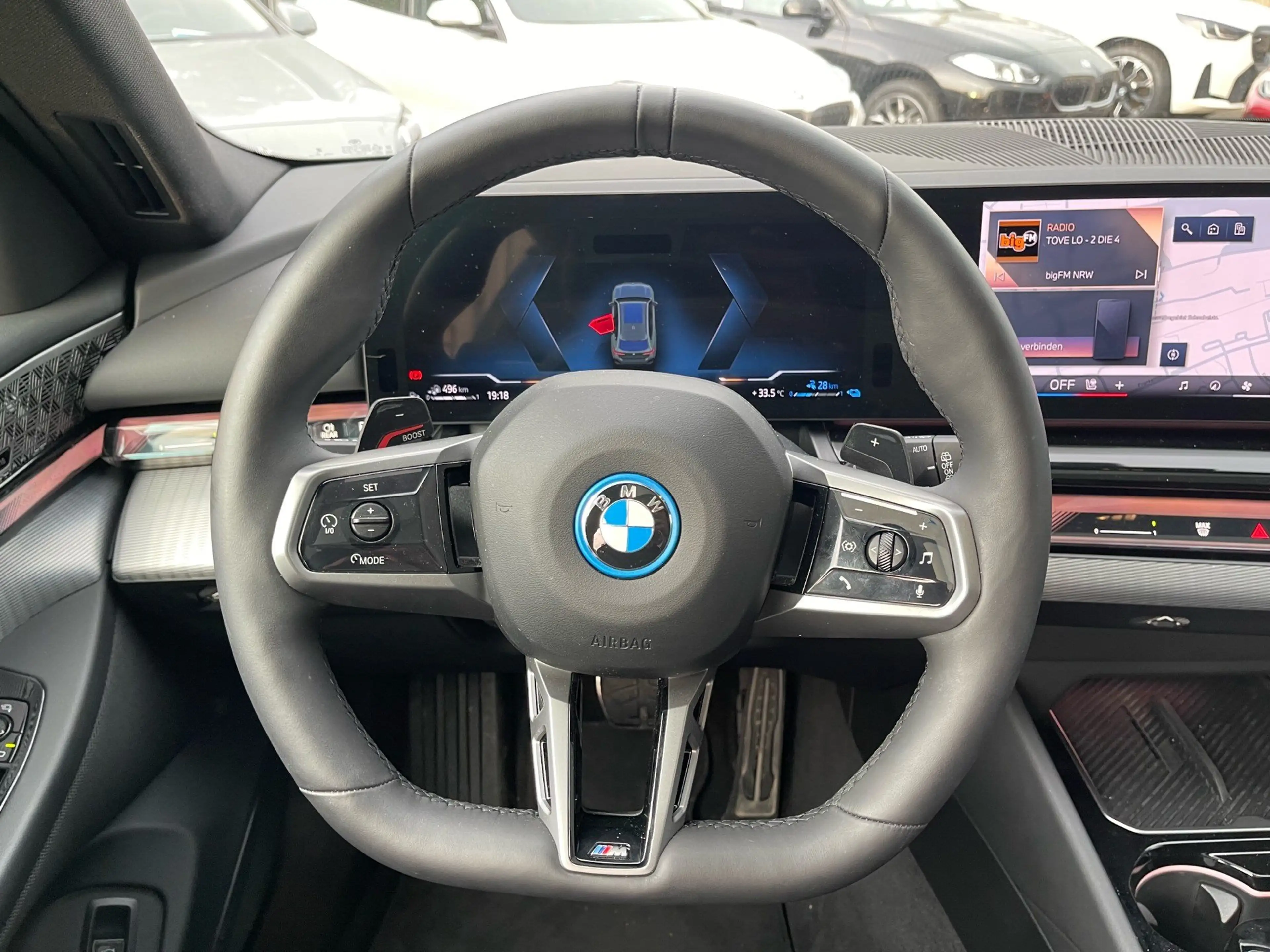 BMW 550 e xDrive Tour. M Sport || AHK Pano Autobahnass — photo 8