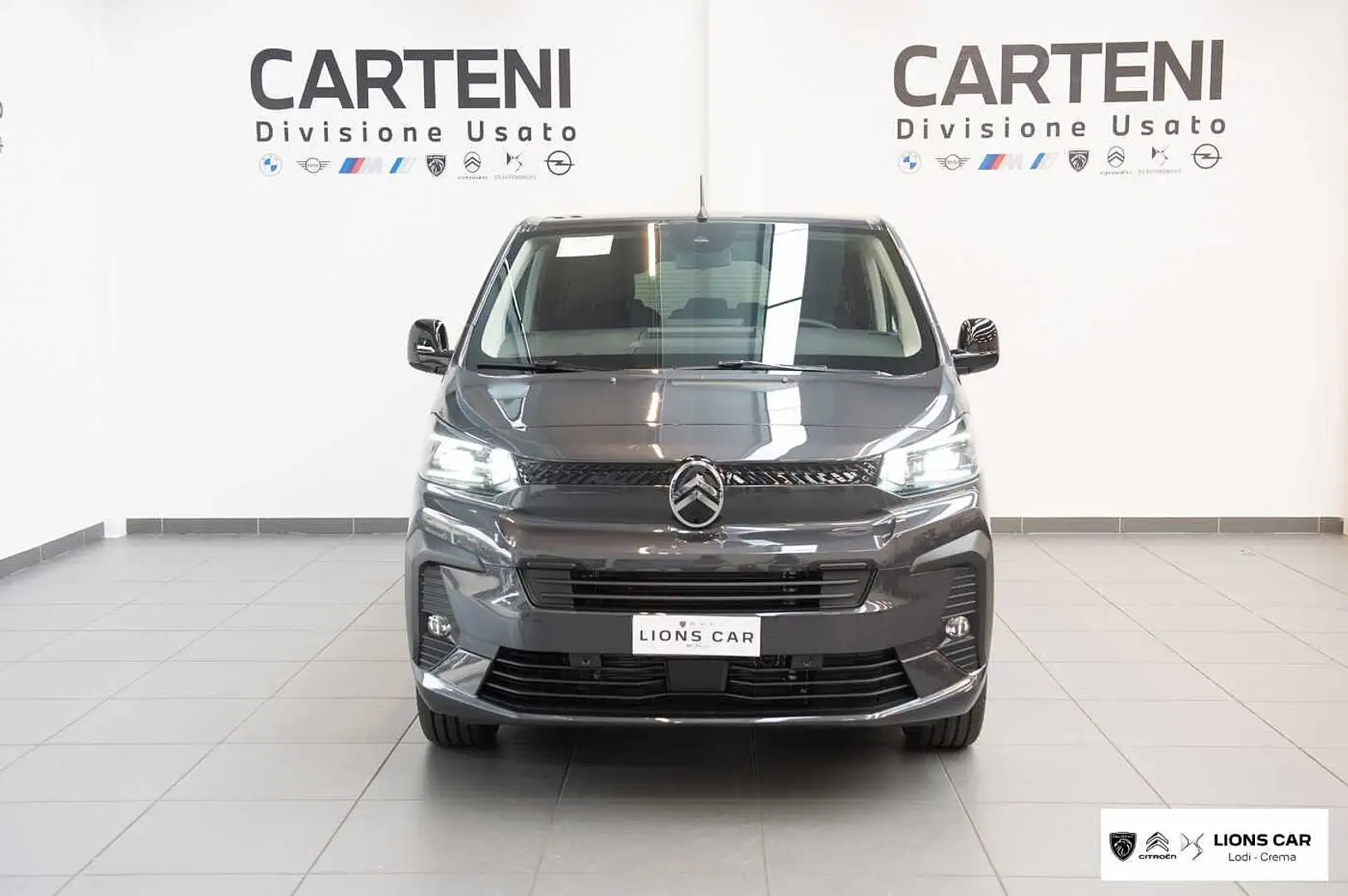 Citroen Spacetourer 2.0 BlueHDi 180 S&S EAT8 M Business Grau - 2