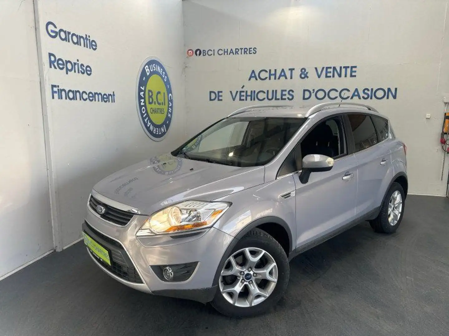 Ford Kuga 2.0 TDCI 140CH FAP TREND 4X2 Gris - 1