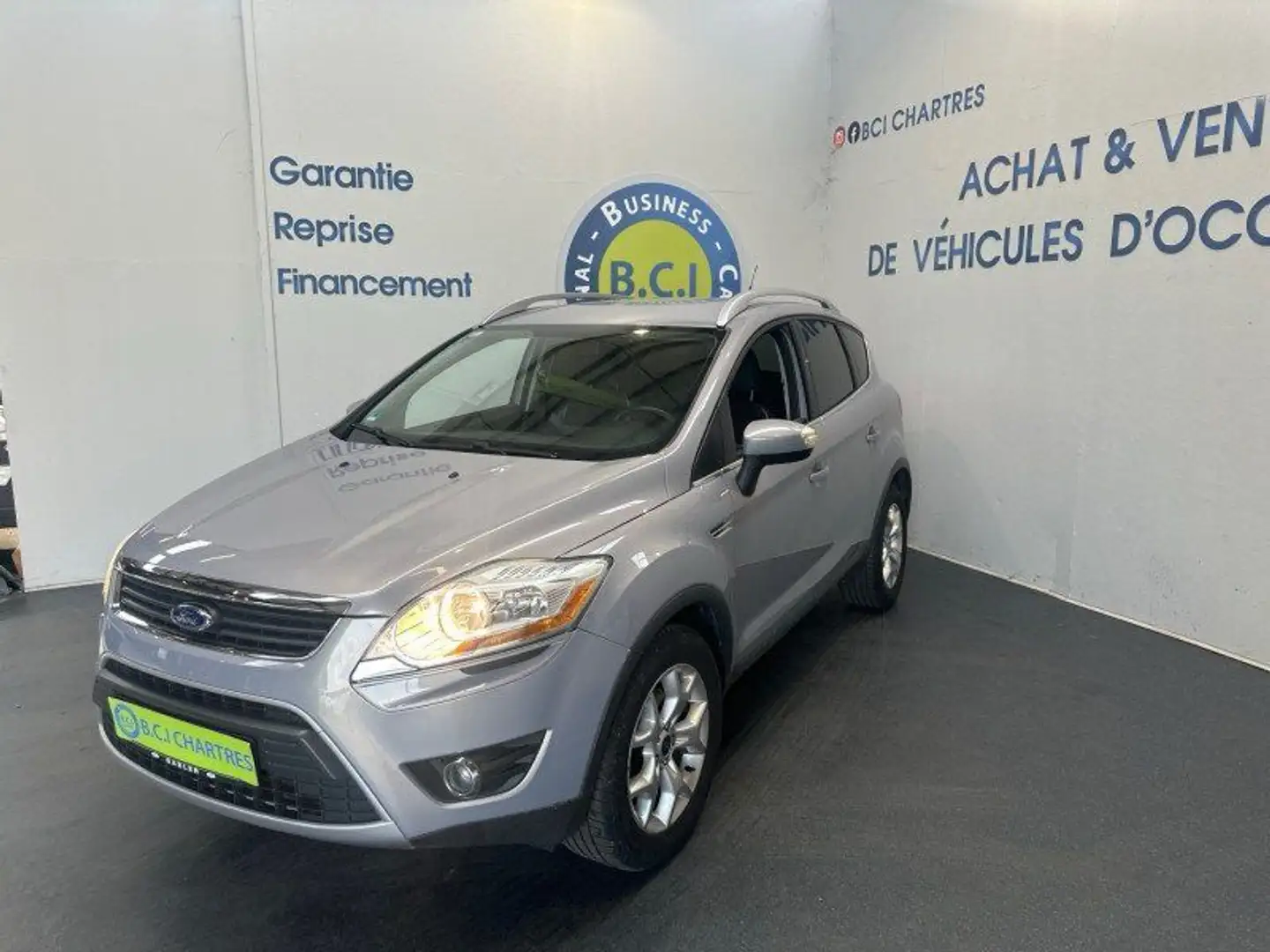 Ford Kuga 2.0 TDCI 140CH FAP TREND 4X2 Gris - 2