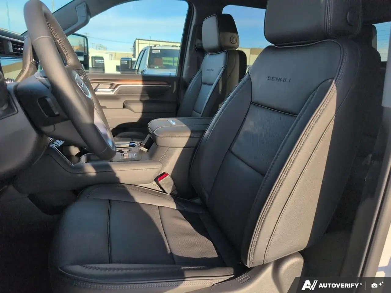 GMC Sierra 2500HD снимка GMC Sierra 2500HD
