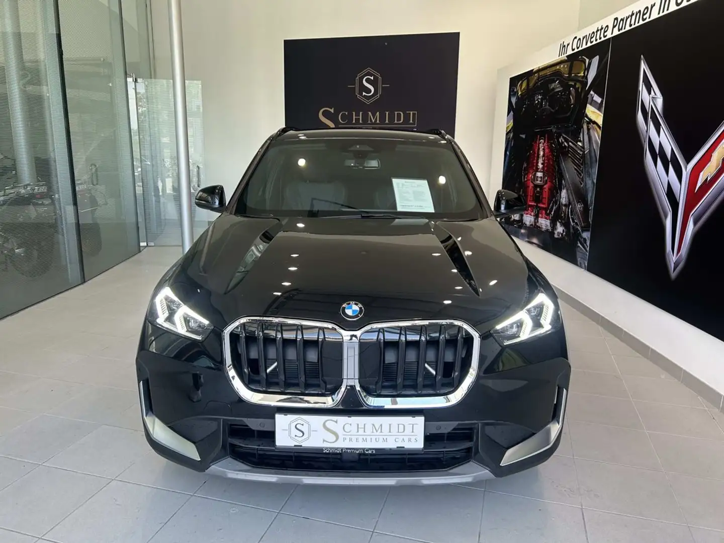 BMW X1 X1 18i sDrive Schwarz - 1