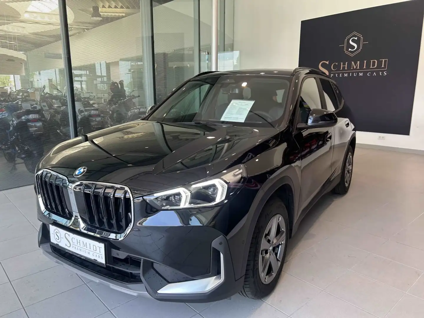 BMW X1 X1 18i sDrive Schwarz - 2