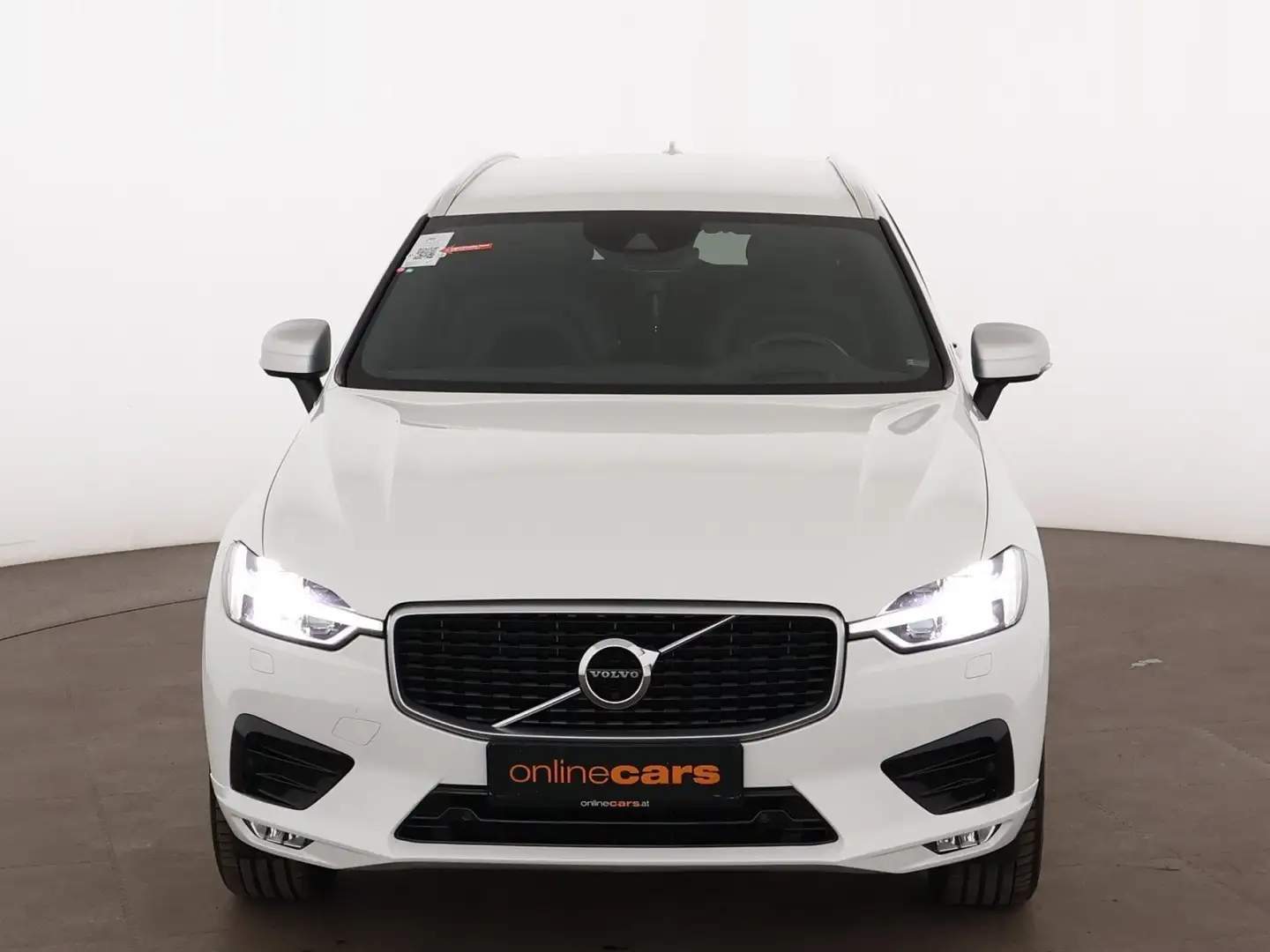 Volvo XC60 D4 R Design 4x4 Aut LED HEAD-UP AHK RADAR Weiß - 2