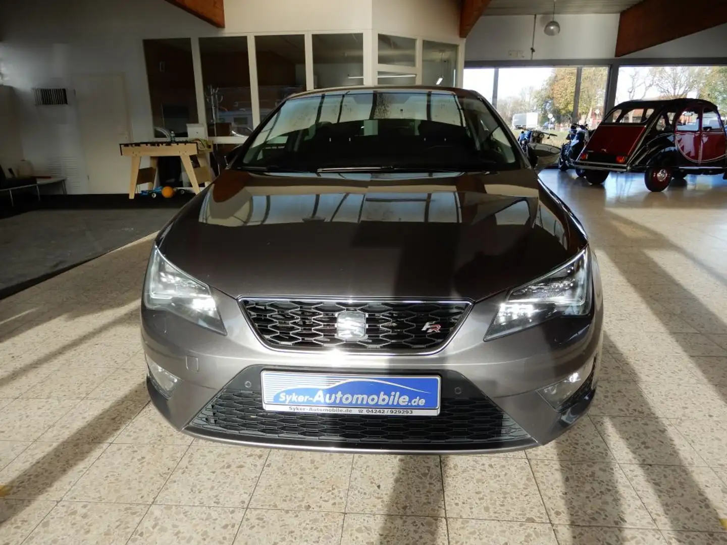 SEAT Leon SC 1.8 TSI FR,LED,Navi Gris - 2