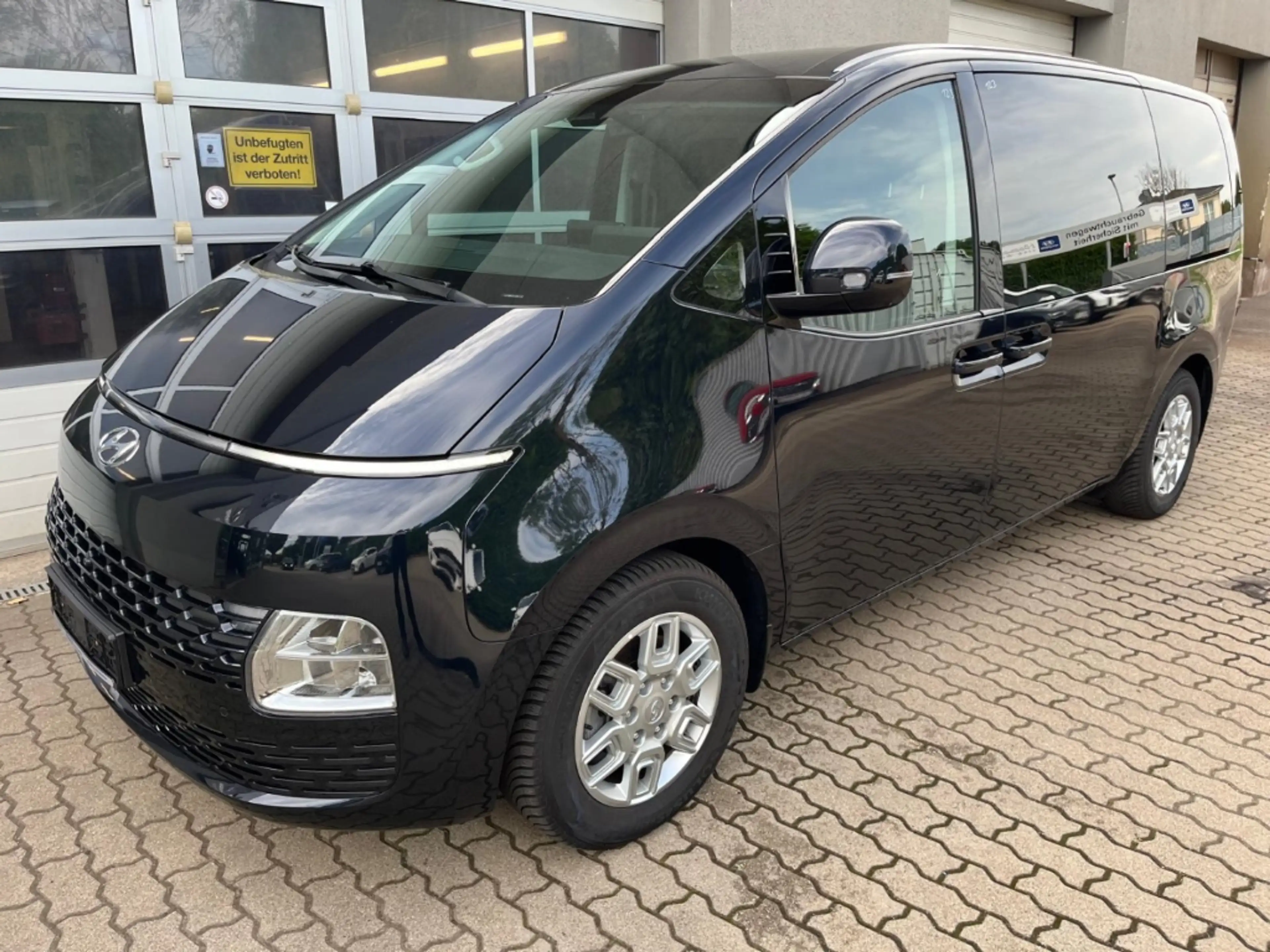 Hyundai STARIA Trend 9-Sitzer 2.2 CRDi Navi Digitales Cockpit Bo