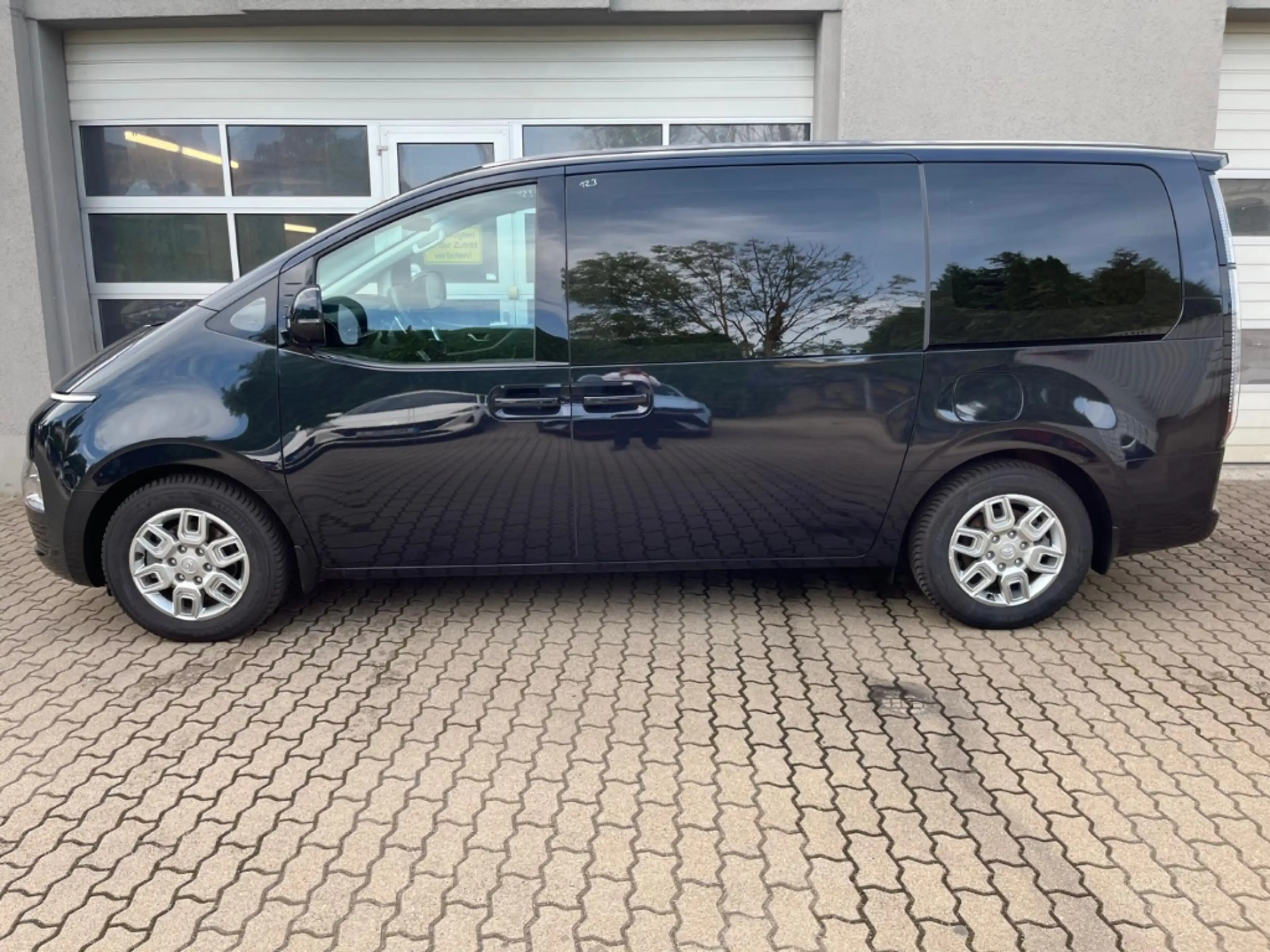 Hyundai STARIA Trend 9-Sitzer 2.2 CRDi Navi Digitales Cockpit Bo — photo 2