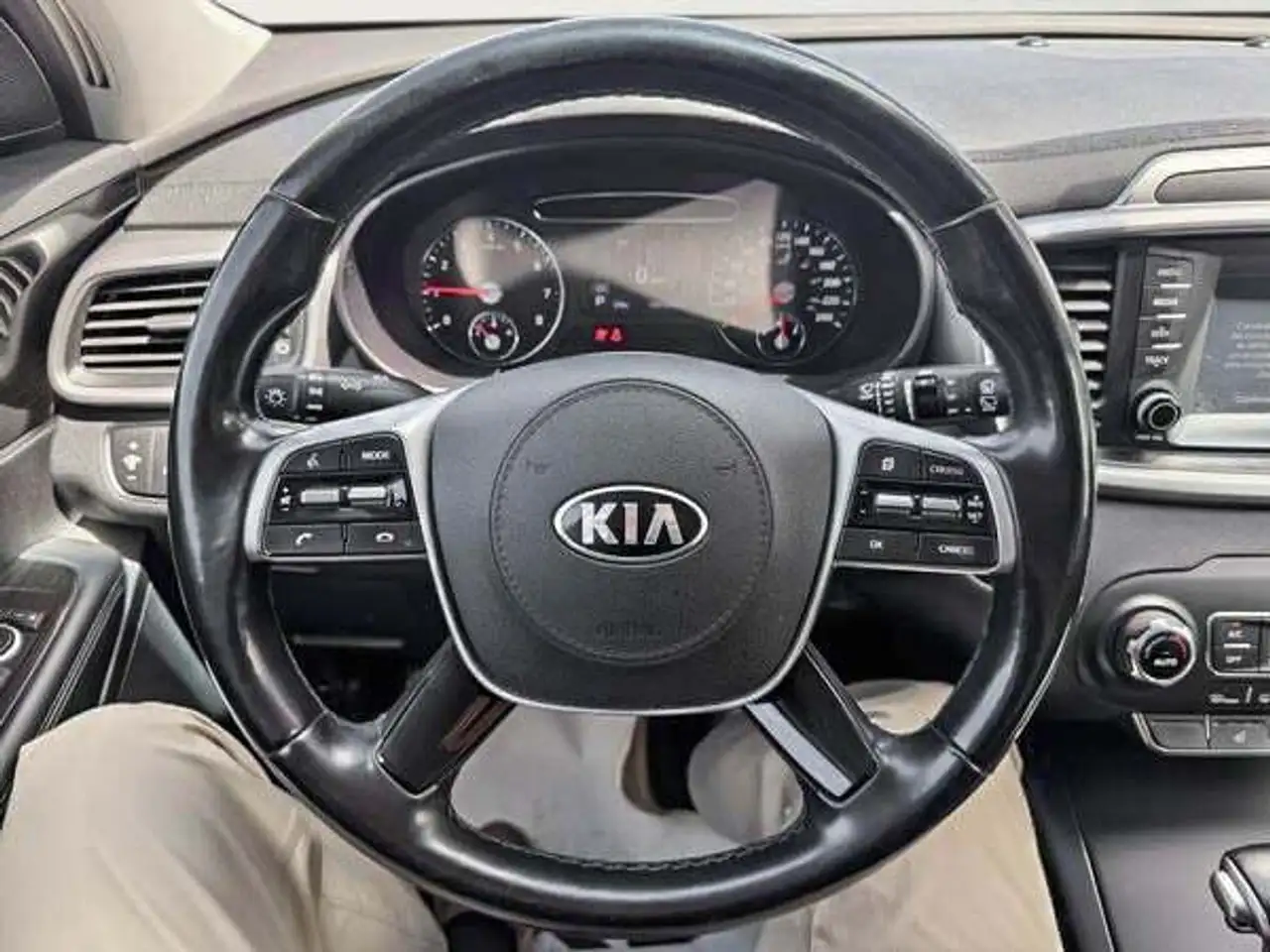 Kia Sorento photo Kia Sorento