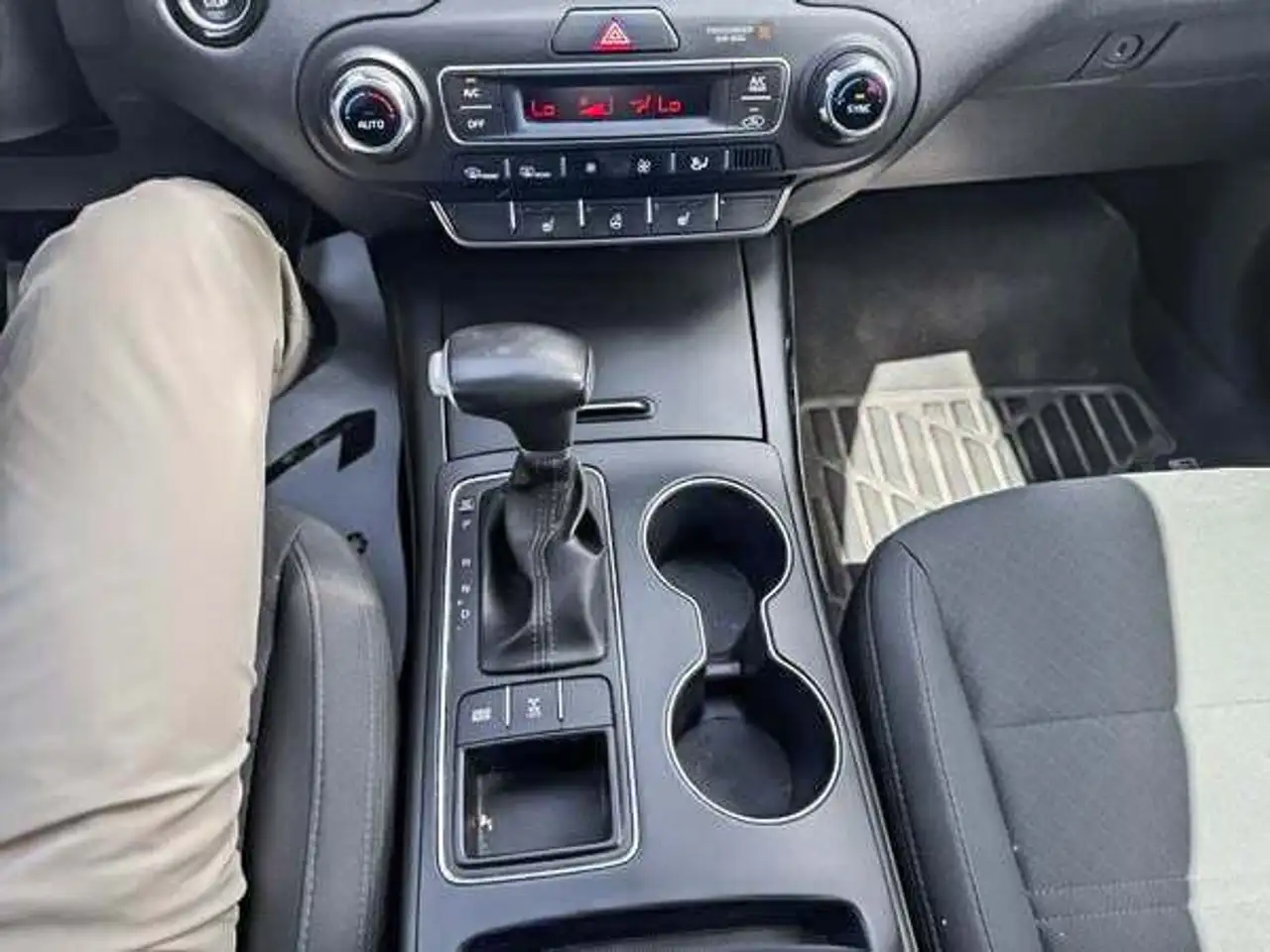 Kia Sorento photo Kia Sorento