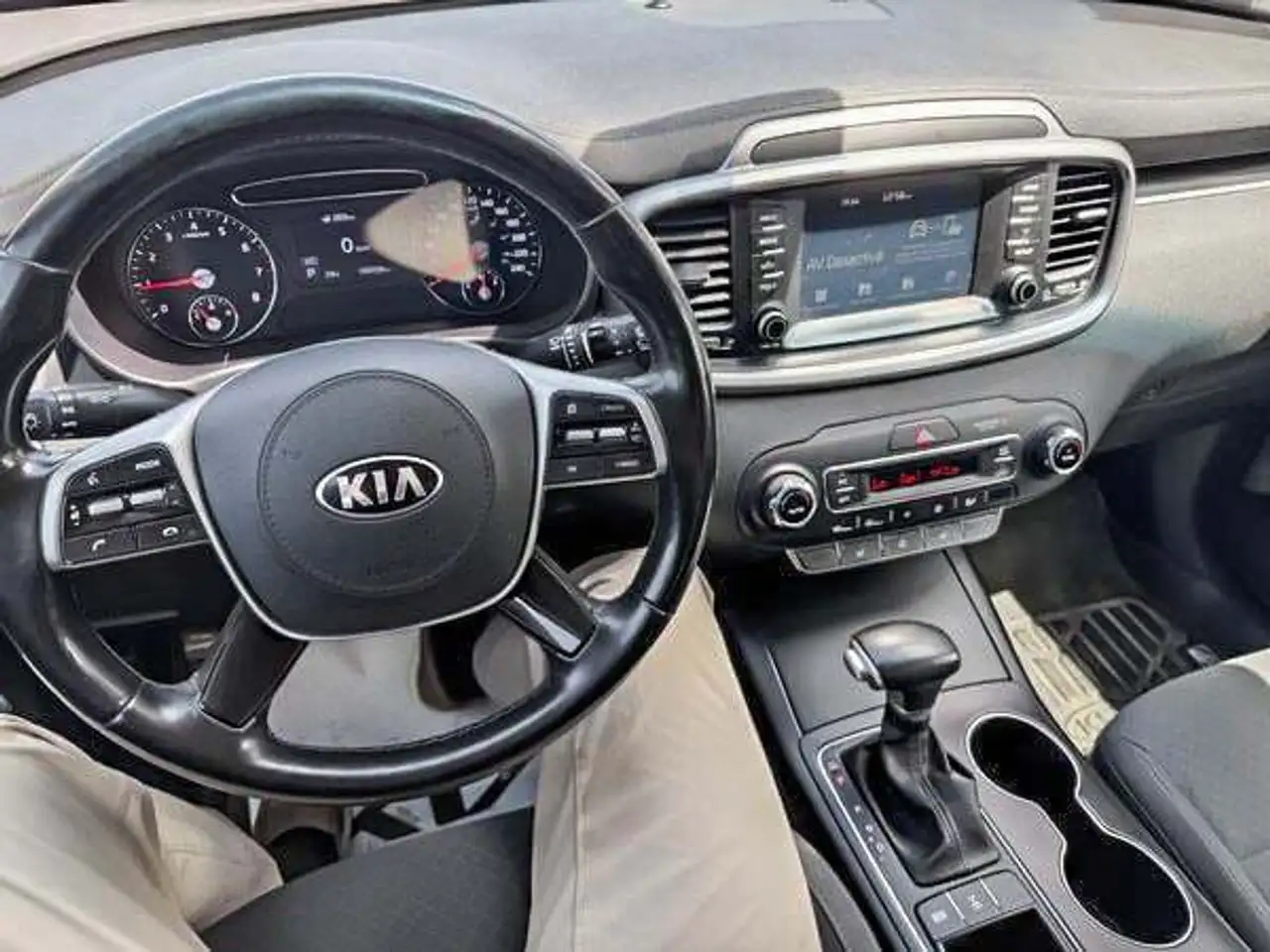 Kia Sorento photo Kia Sorento