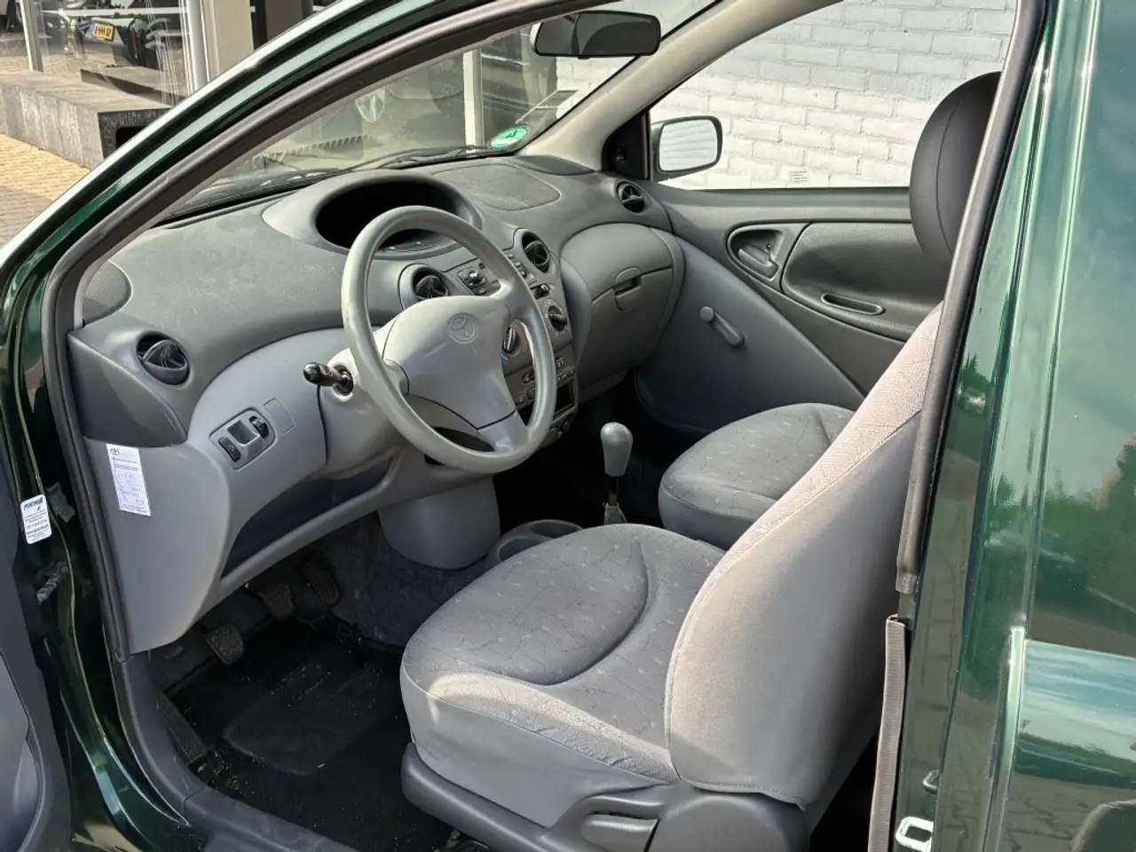 Toyota Yaris 1.0 3-deurs Terra | Stuurbekrachtiging | Trekhaak, foto 4