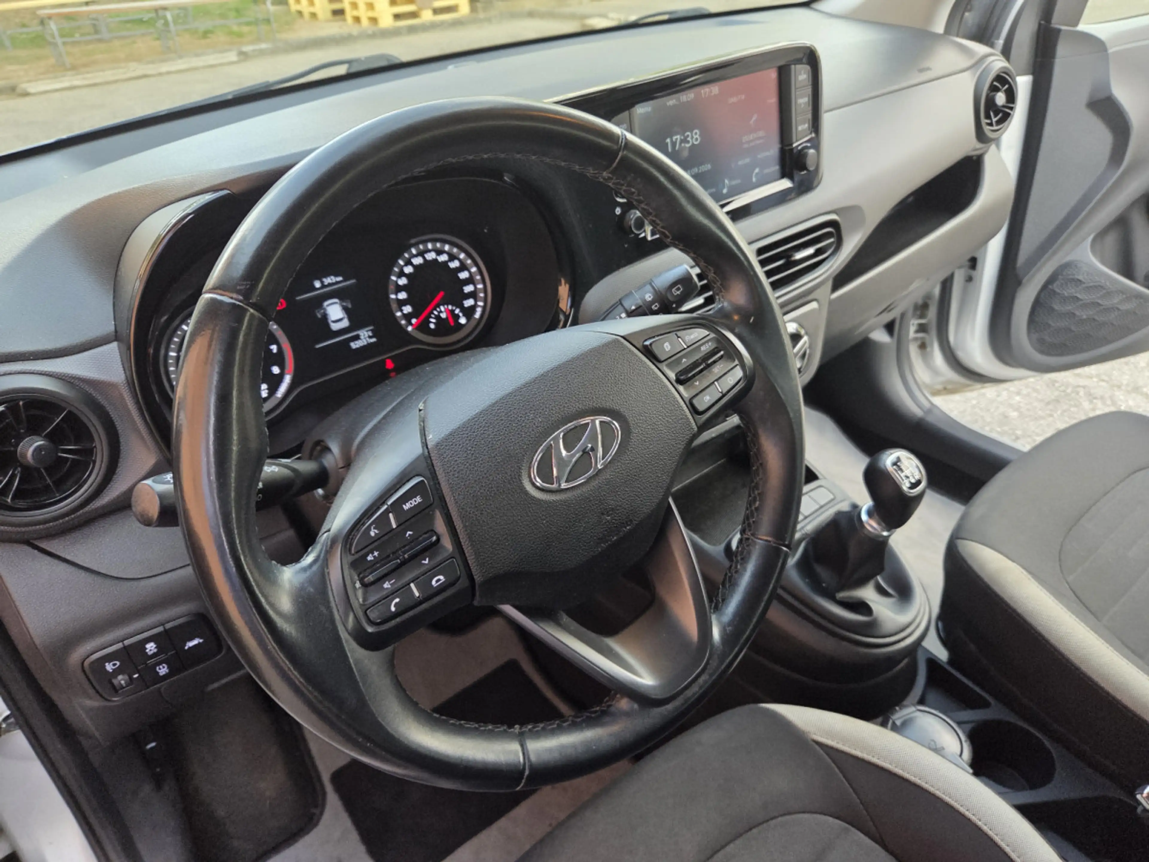 Hyundai i10 1.0 68CV AM2021 (Garantie 12 mois) — photo 12