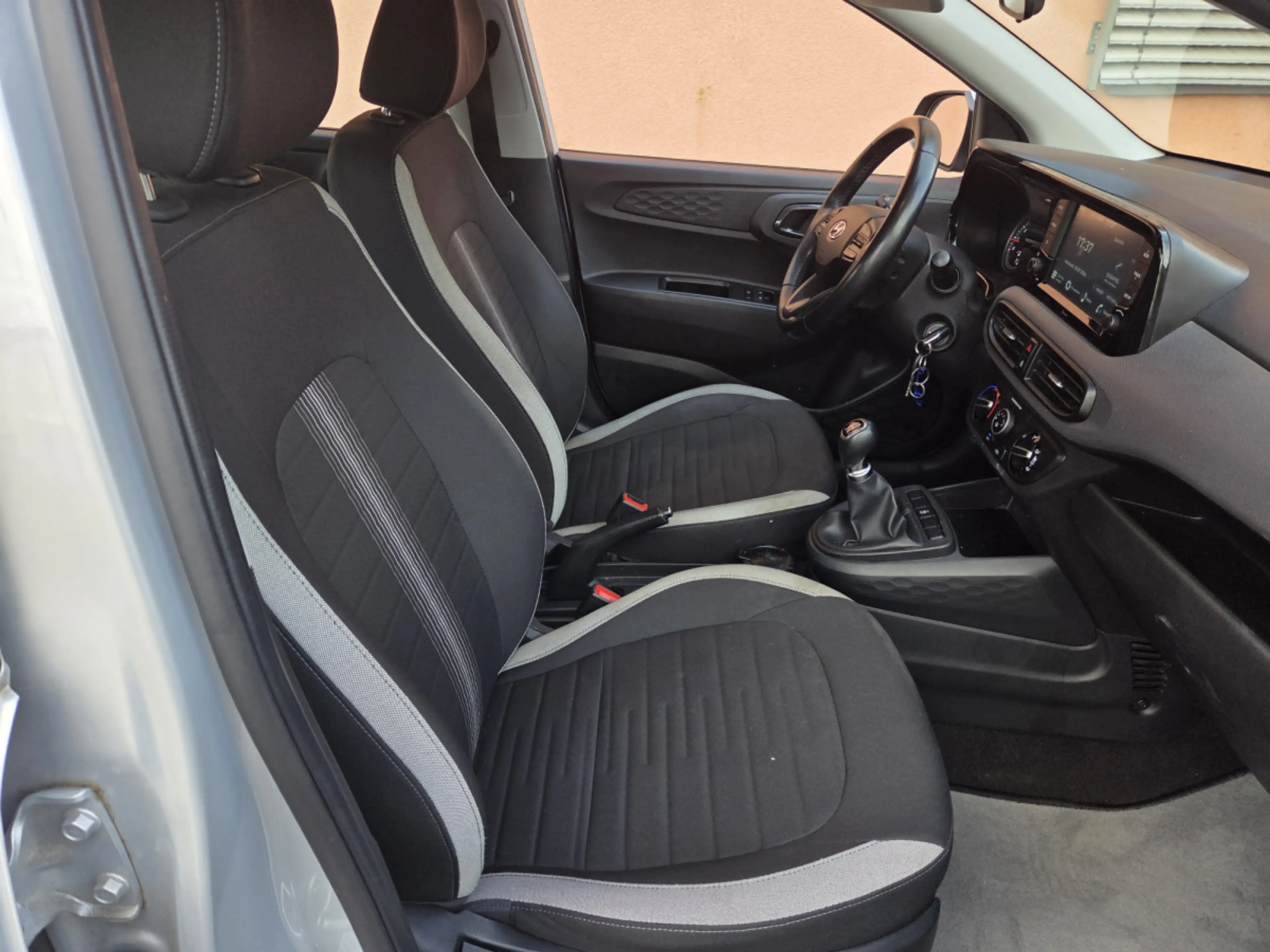 Hyundai i10 1.0 68CV AM2021 (Garantie 12 mois) — photo 9