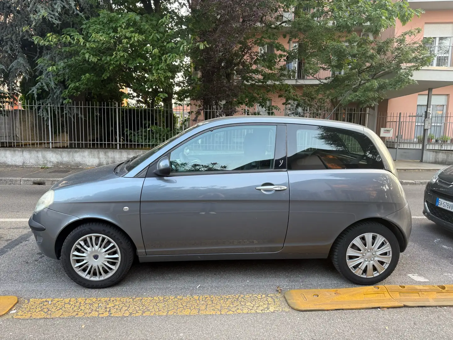 Lancia Ypsilon 1.2 8v Argento Grigio - 2