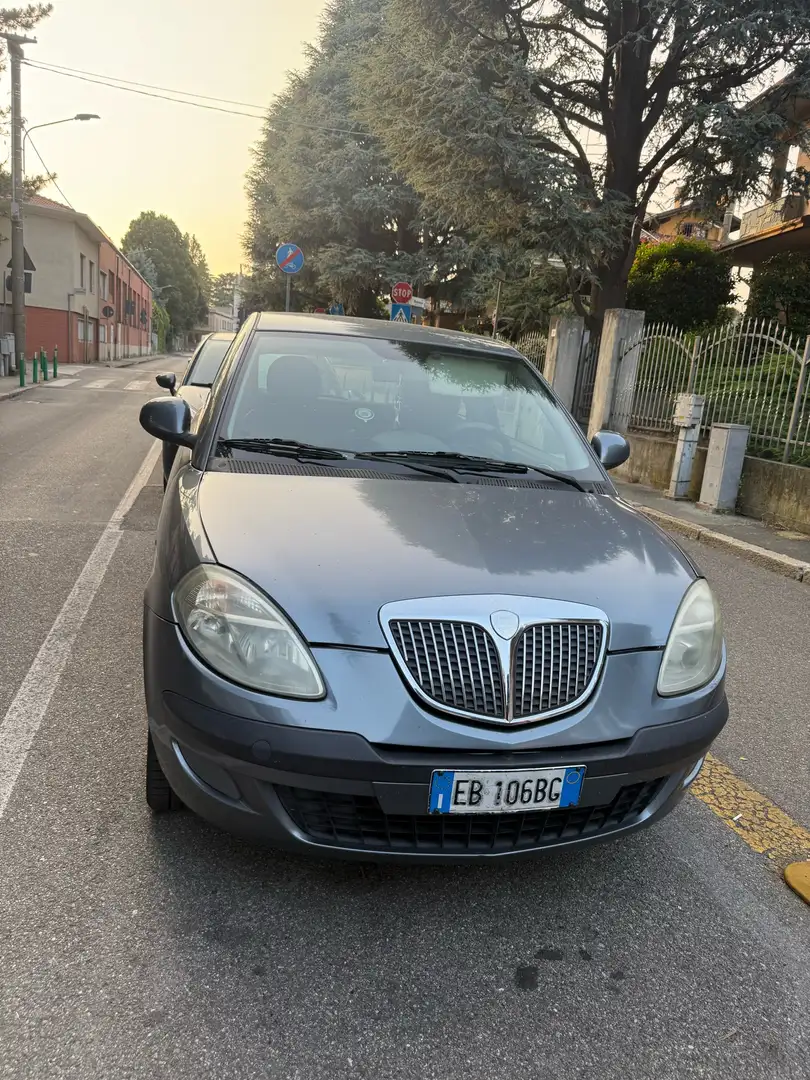 Lancia Ypsilon 1.2 8v Argento Grigio - 1
