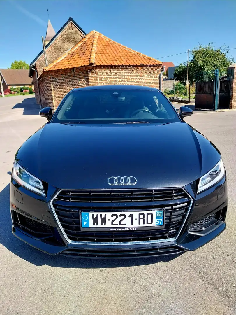 Audi TT Coupé 2.0 TFSI 230 S line Schwarz - 2