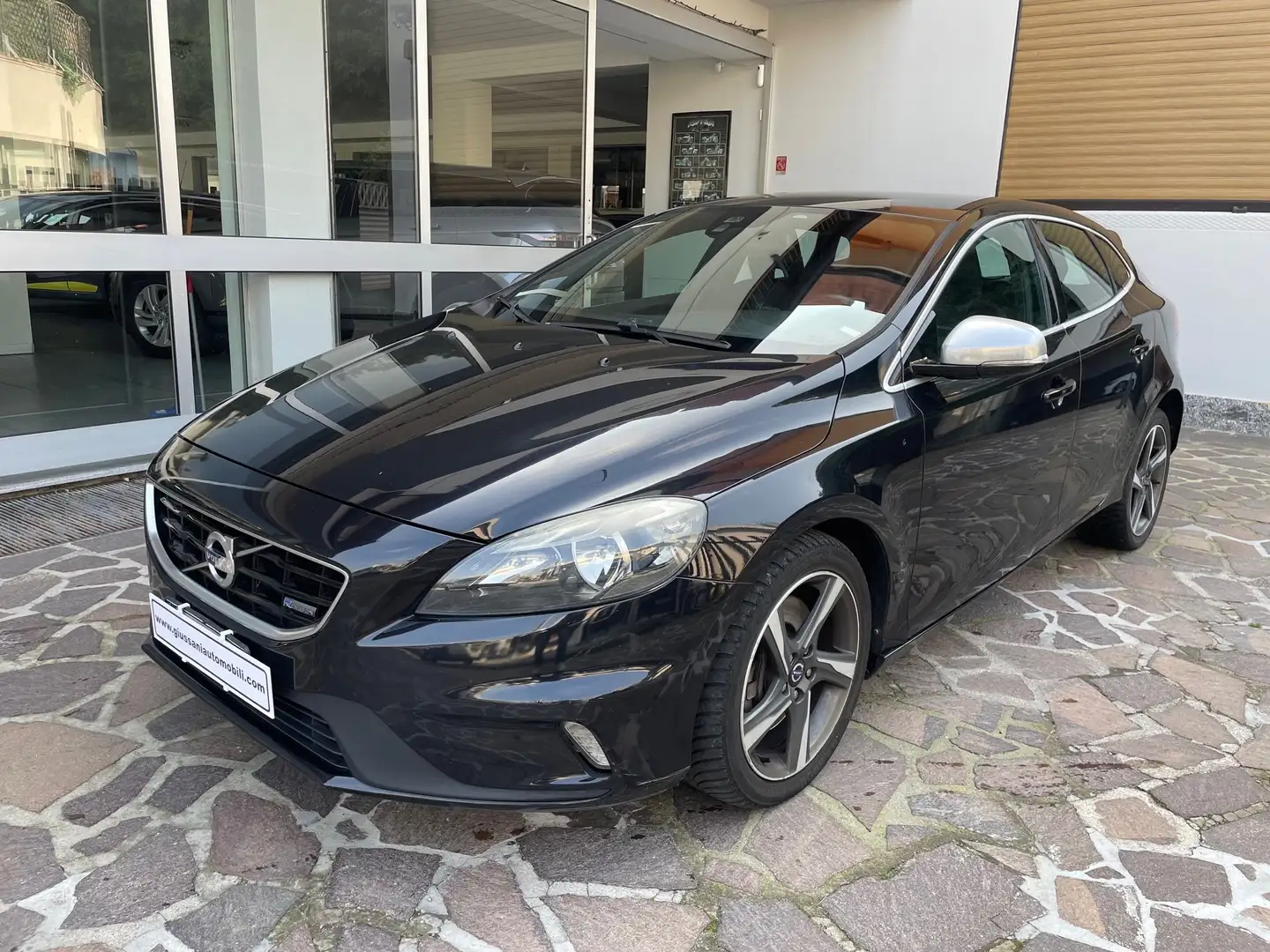Volvo V40 2.0 d3 R-design Momentum UNICO PROPRIETARIO Nero - 1