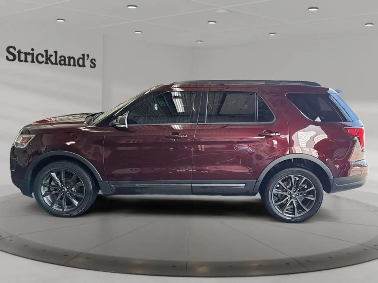 Ford Explorer photo Ford Explorer
