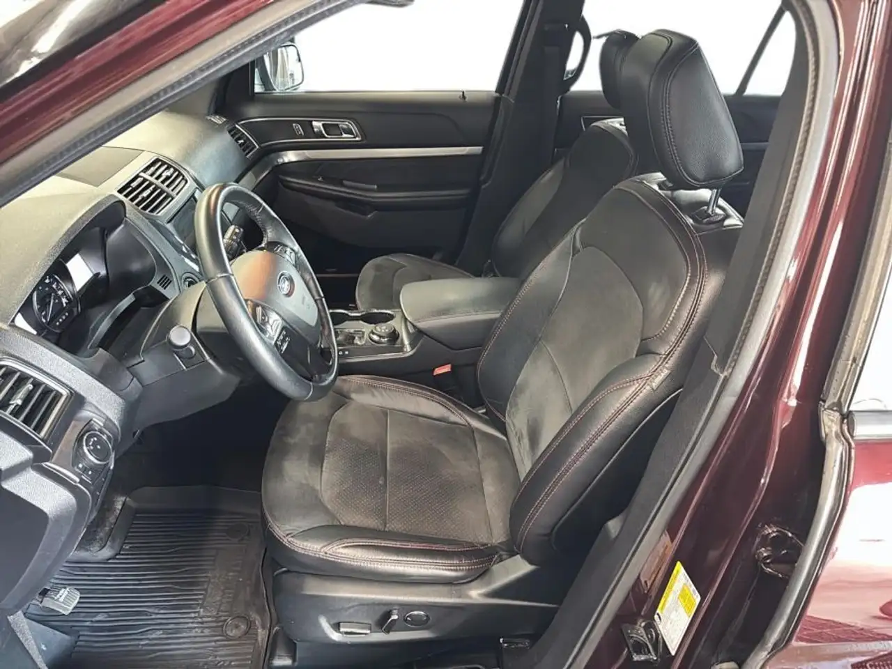 Ford Explorer photo Ford Explorer