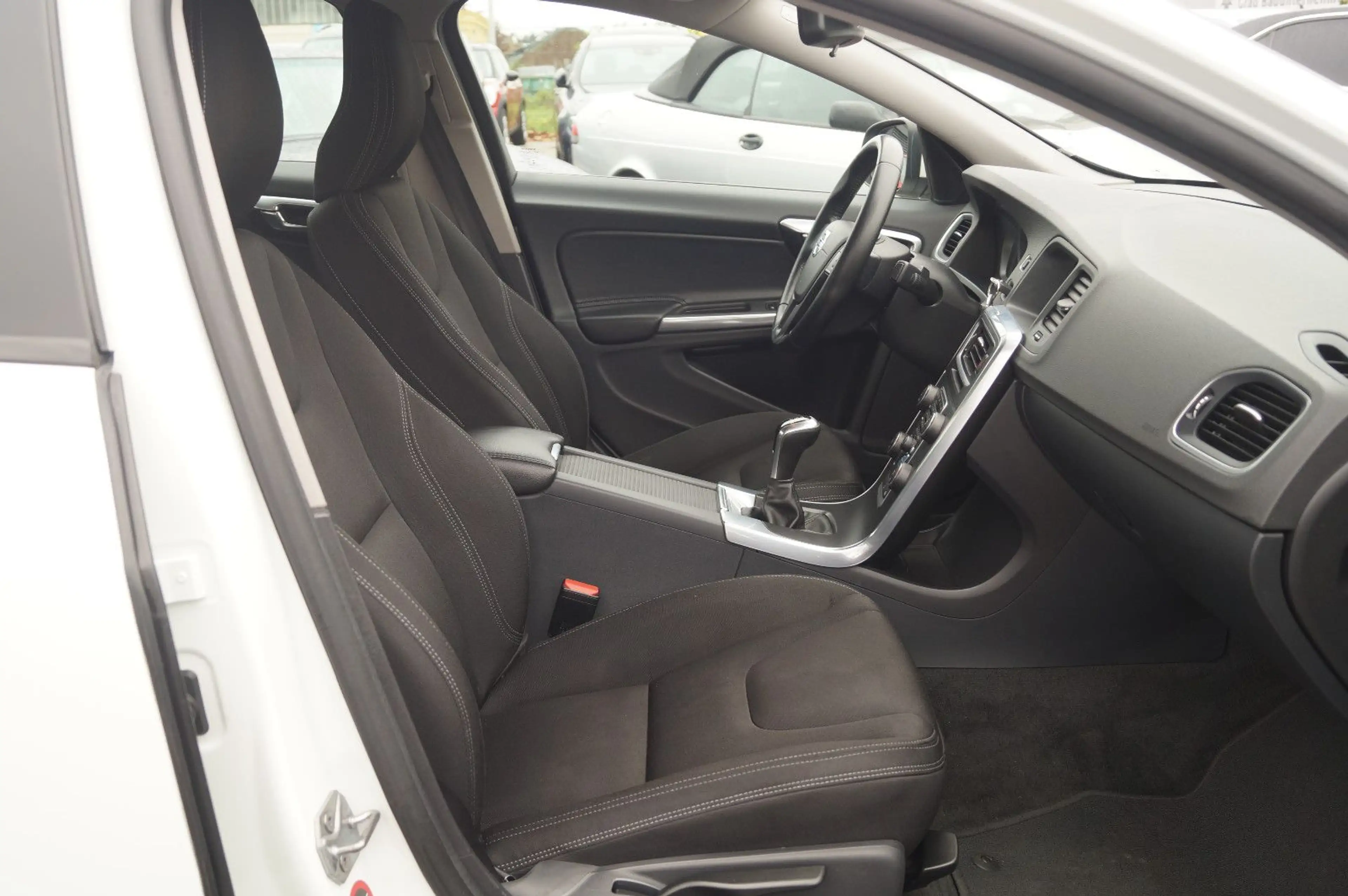 Volvo S60 Linje Business Navi kamera Tempomat Euro 6 — photo 11