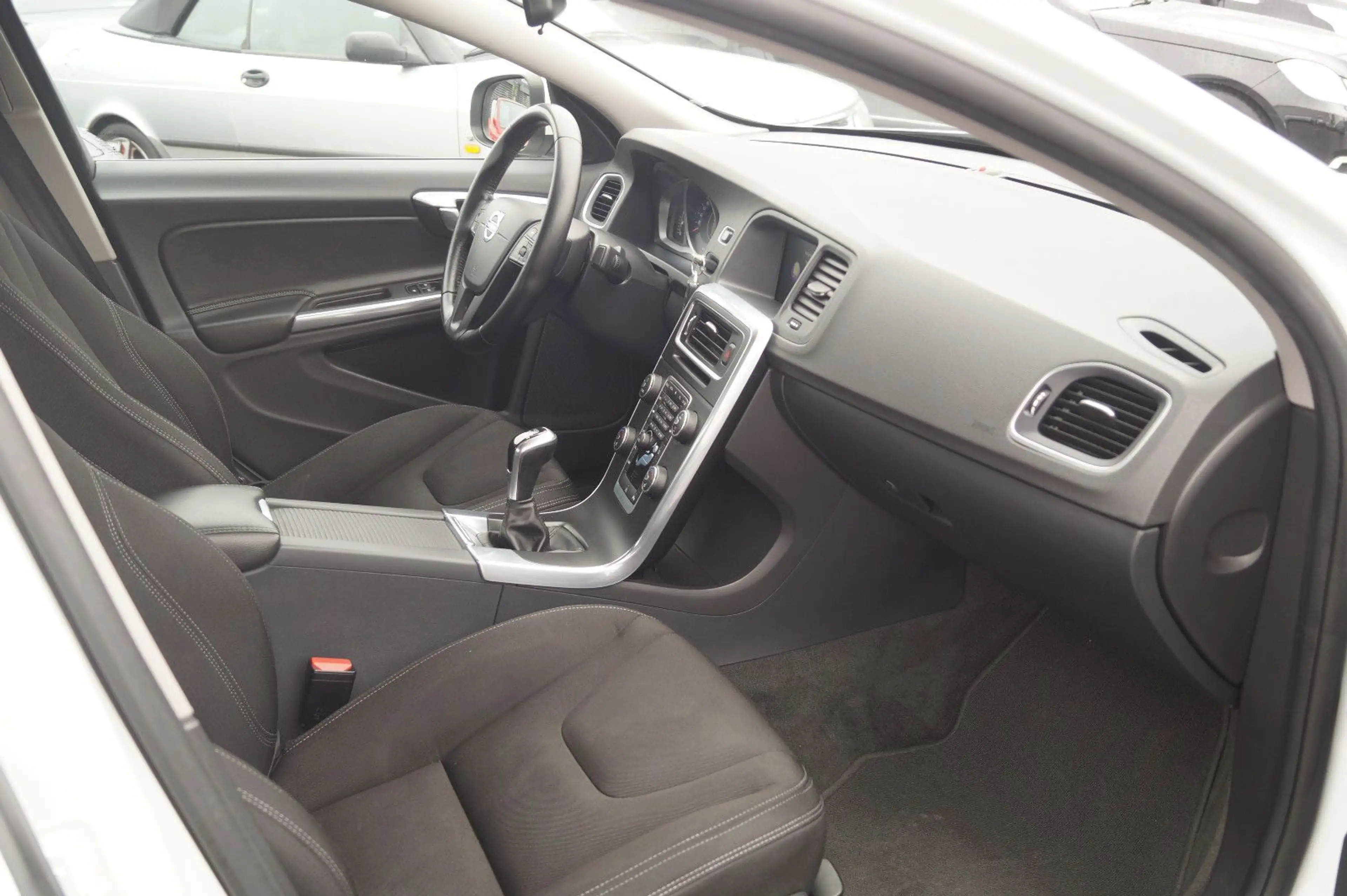 Volvo S60 Linje Business Navi kamera Tempomat Euro 6 — photo 10