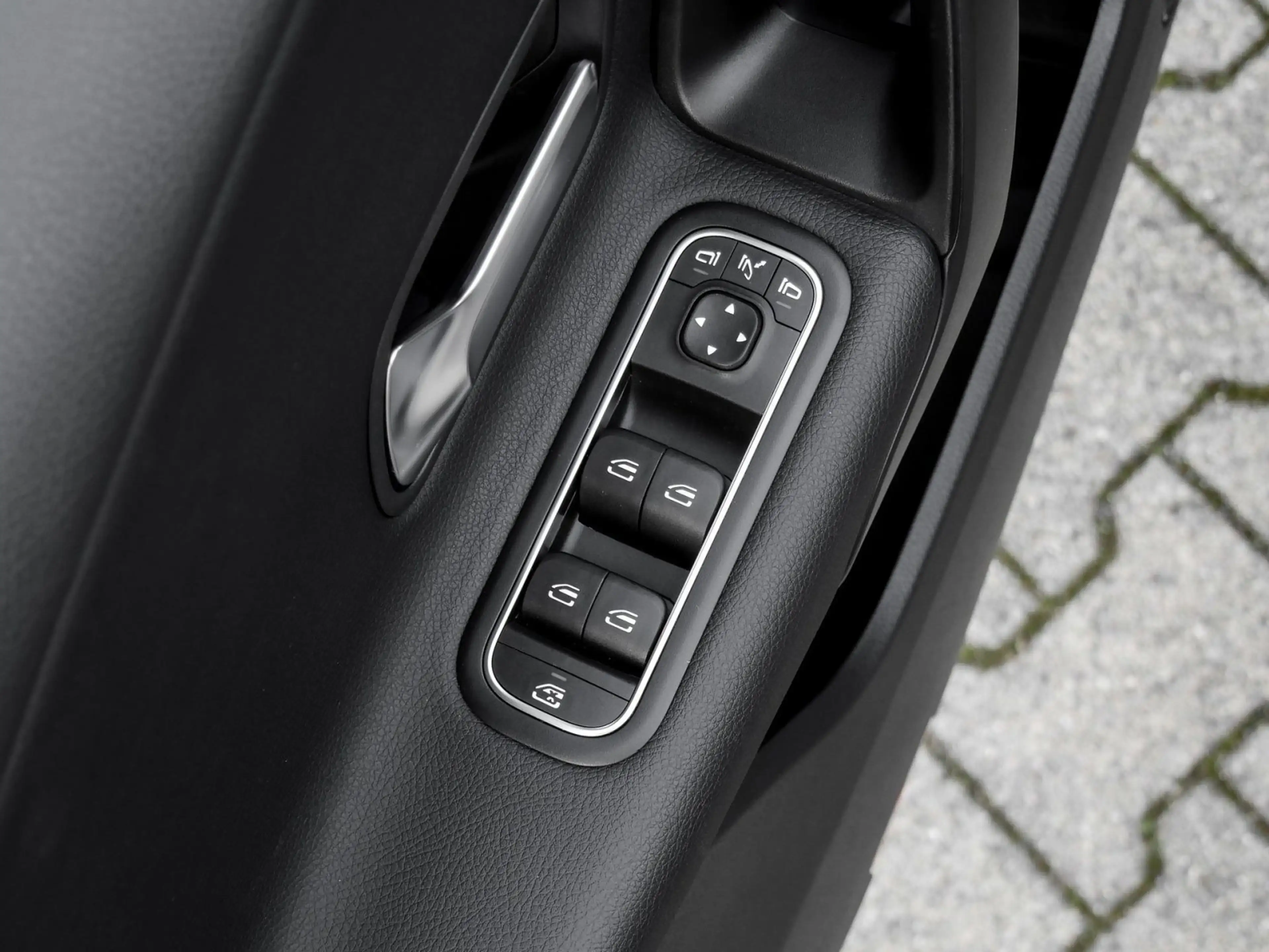 Mercedes-Benz A 250 e PANO ACC RFK NAVI LED Sound Syst. DAB LM — photo 13