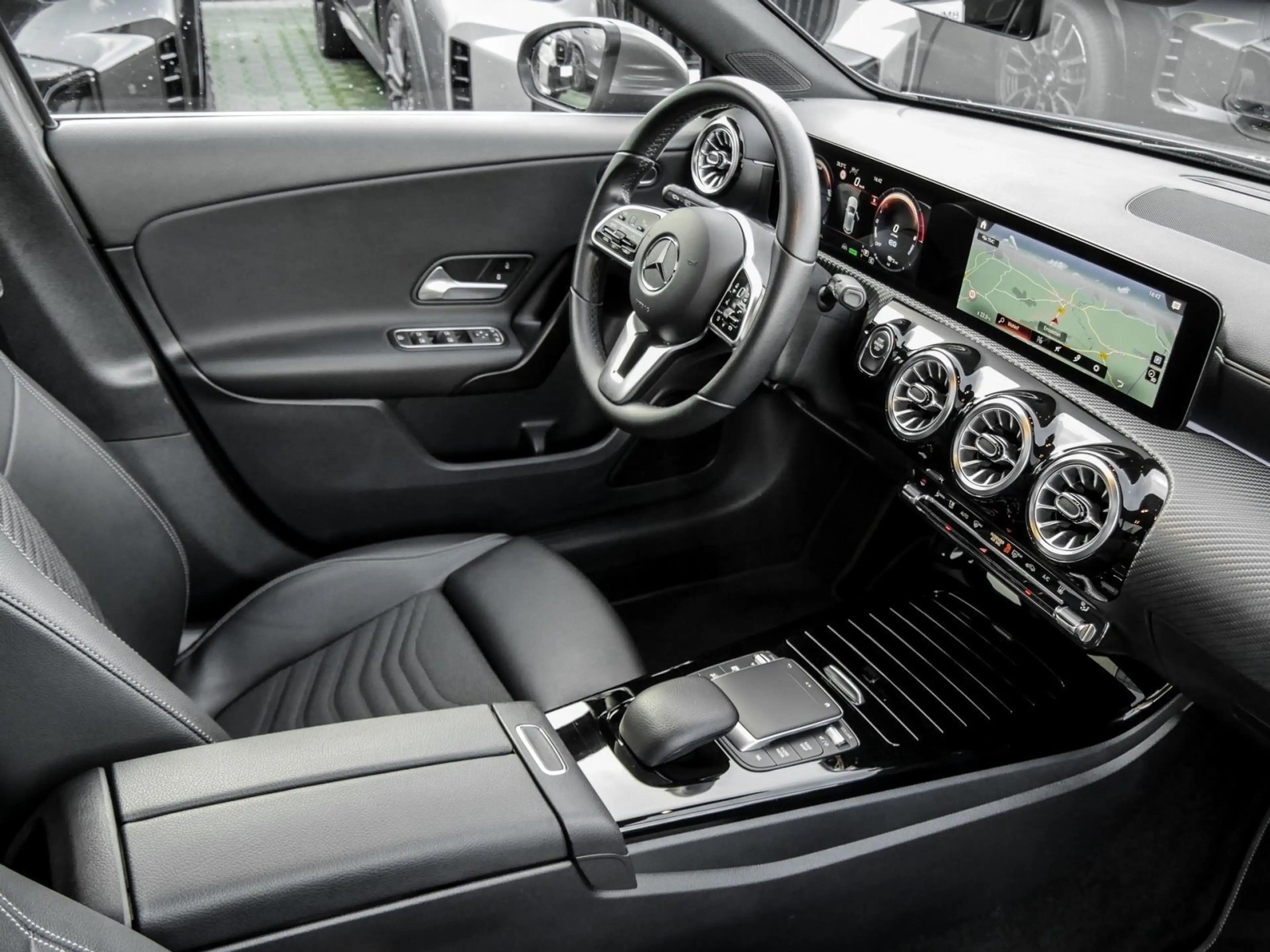 Mercedes-Benz A 250 e PANO ACC RFK NAVI LED Sound Syst. DAB LM — photo 3