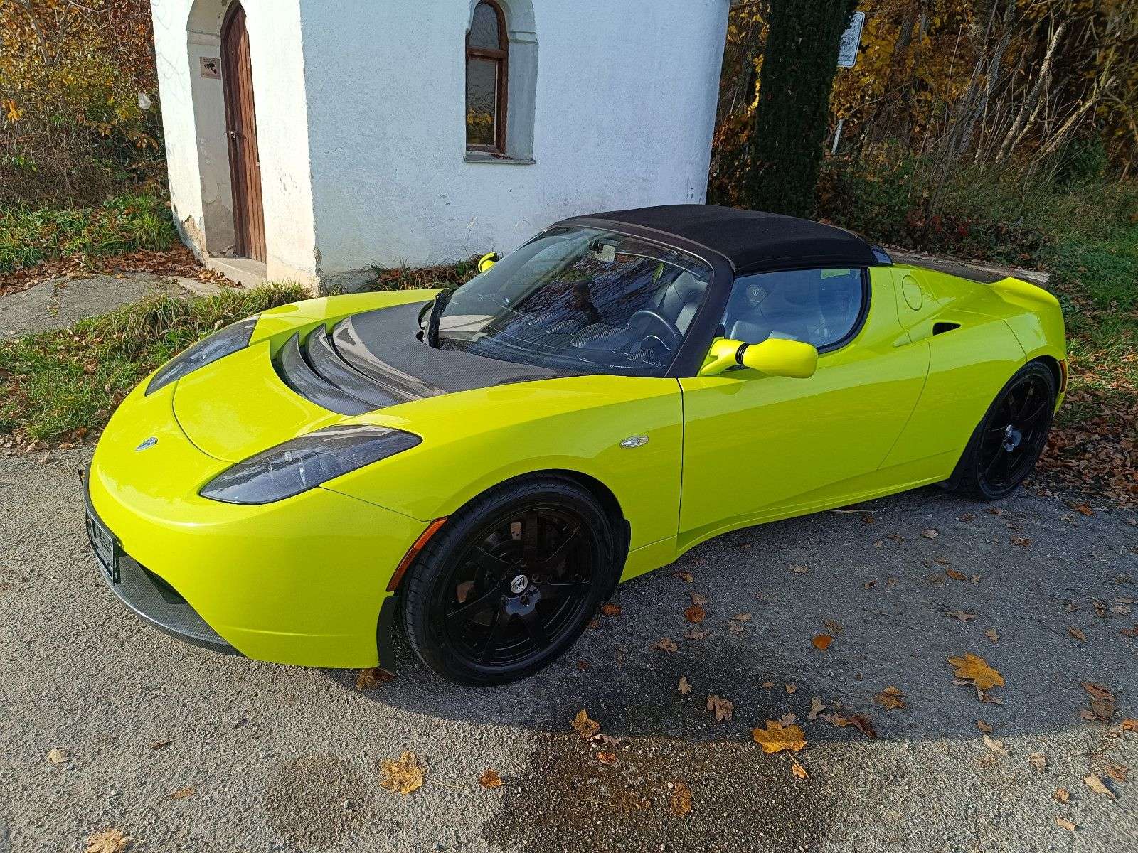 Second hand Tesla Roadster electro