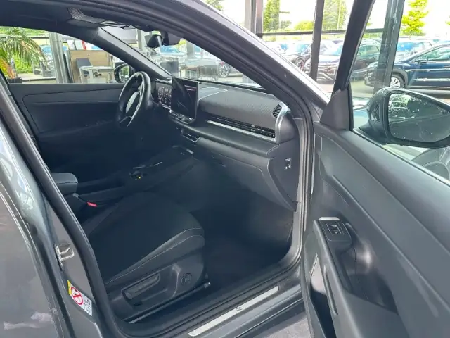 Volkswagen T-Roc view 12