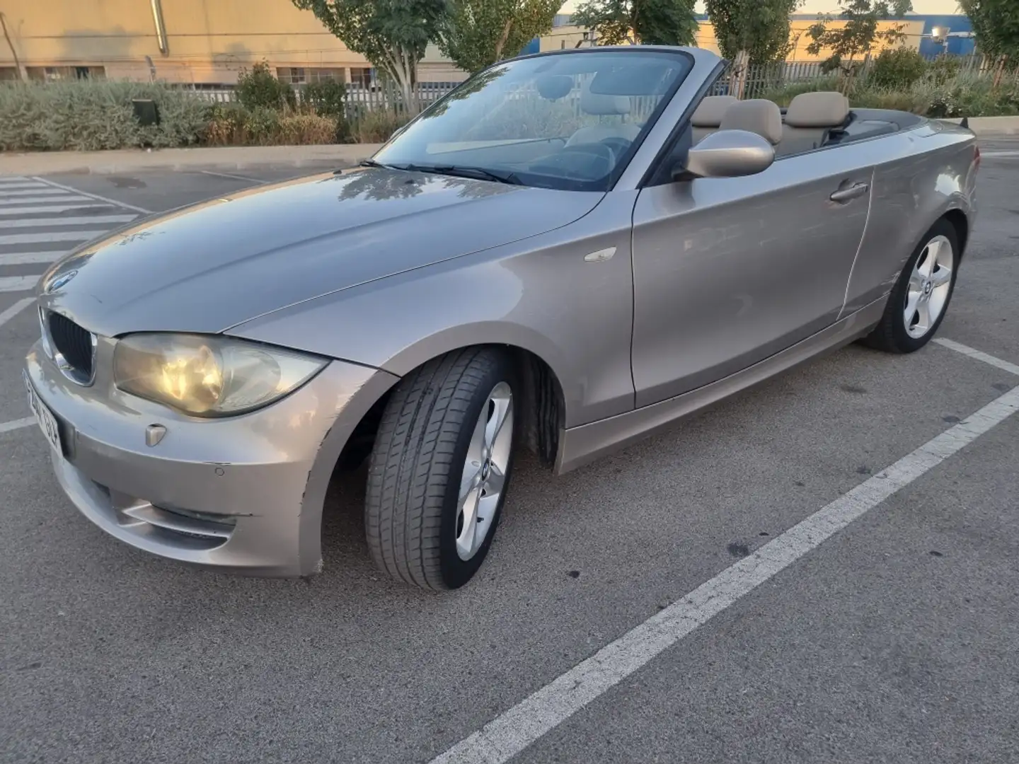 BMW 120 120i Cabrio Beige - 1